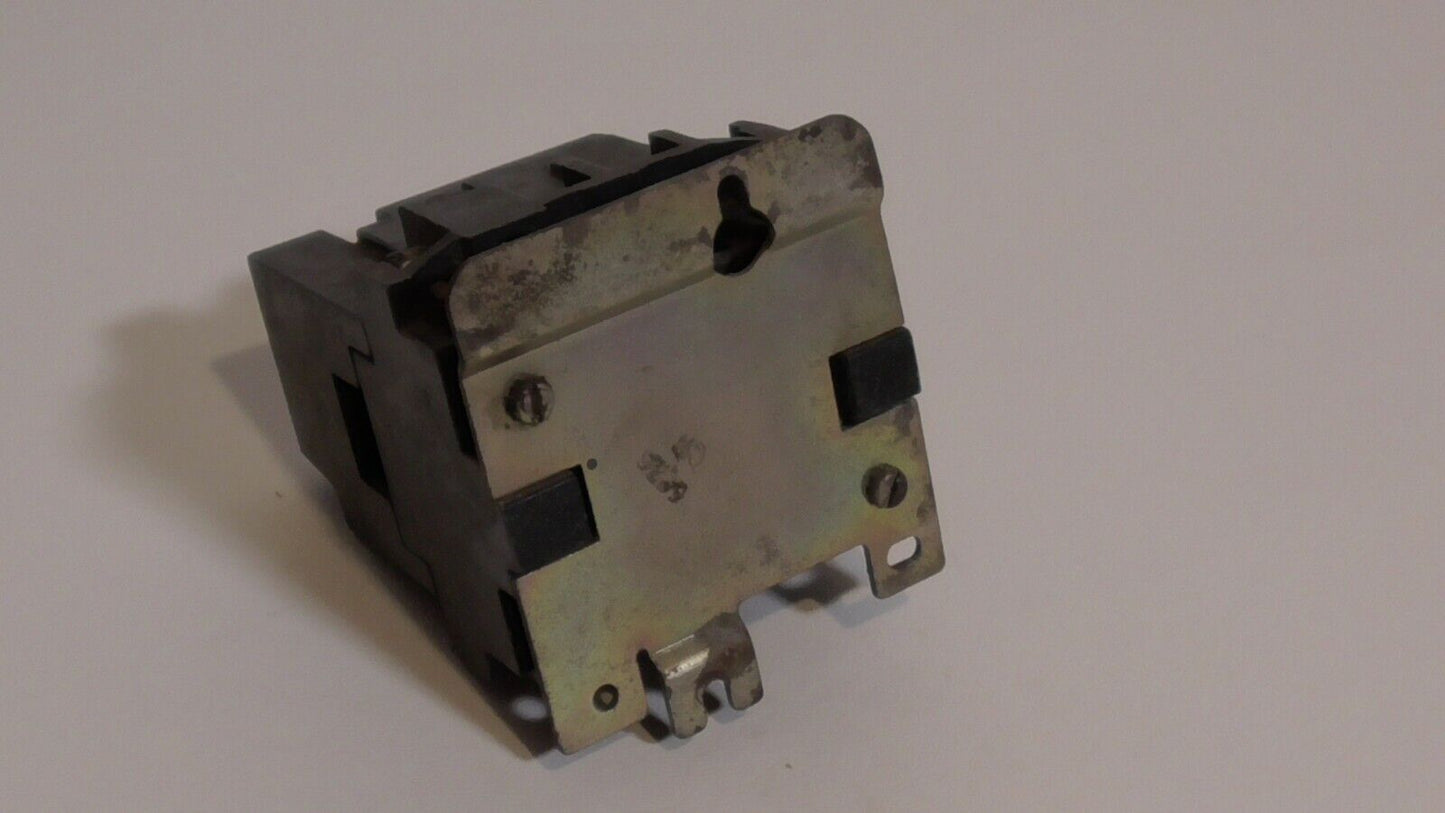 Square D 8502-A0-15 B 265375 CN Control Relay Size 00, Coil 220-240V