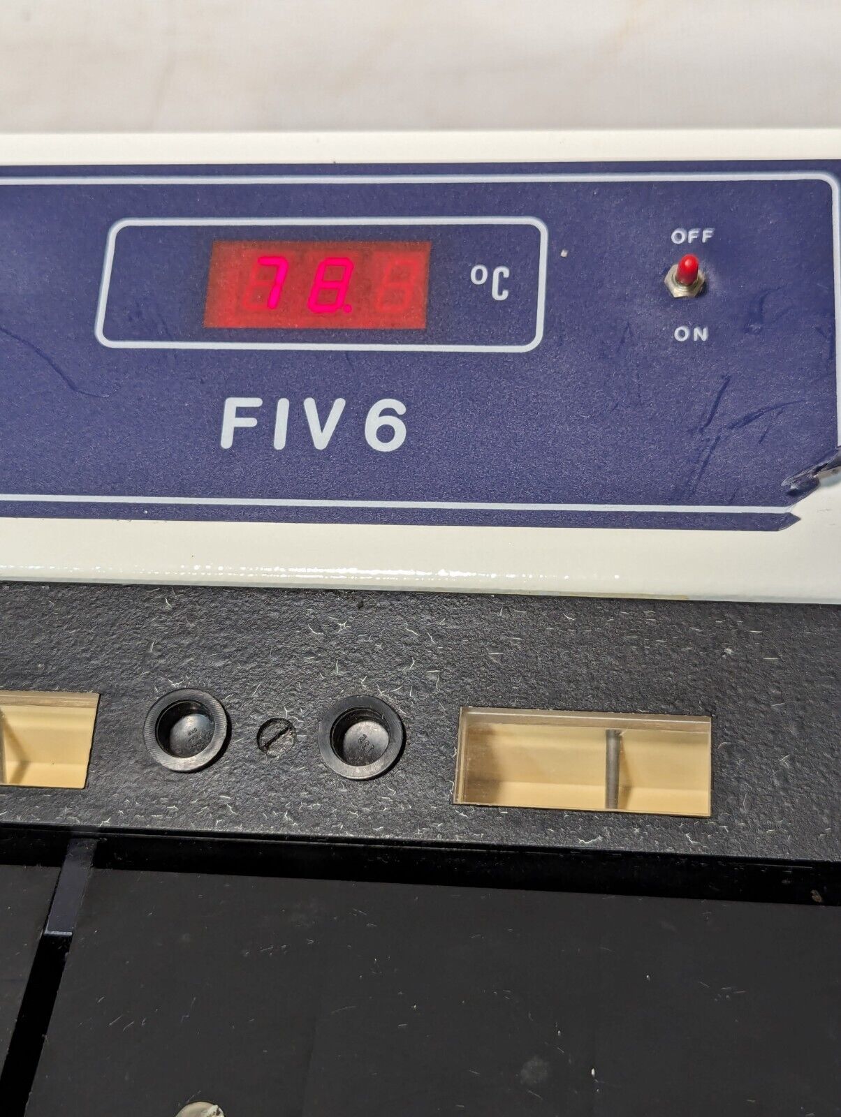 Ste Carteau & OTS FIV 6 incubator