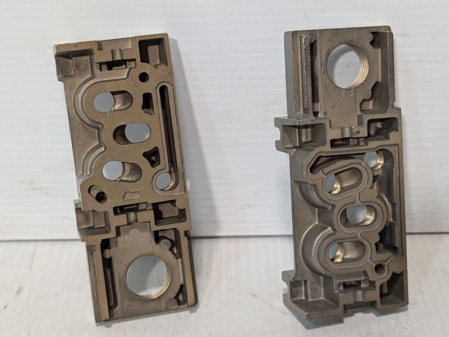 SMC ME202LR Manifold End Plate Assembly - Free Shipping