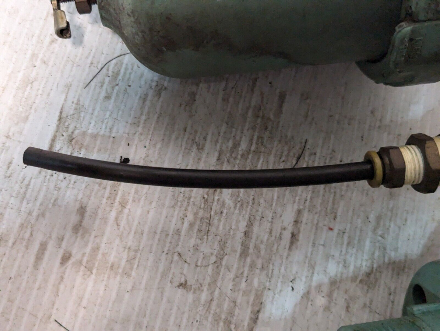 Wilkerson R20-02-000 Regulator w/unidentified Attachment - Free Shipping+Returns