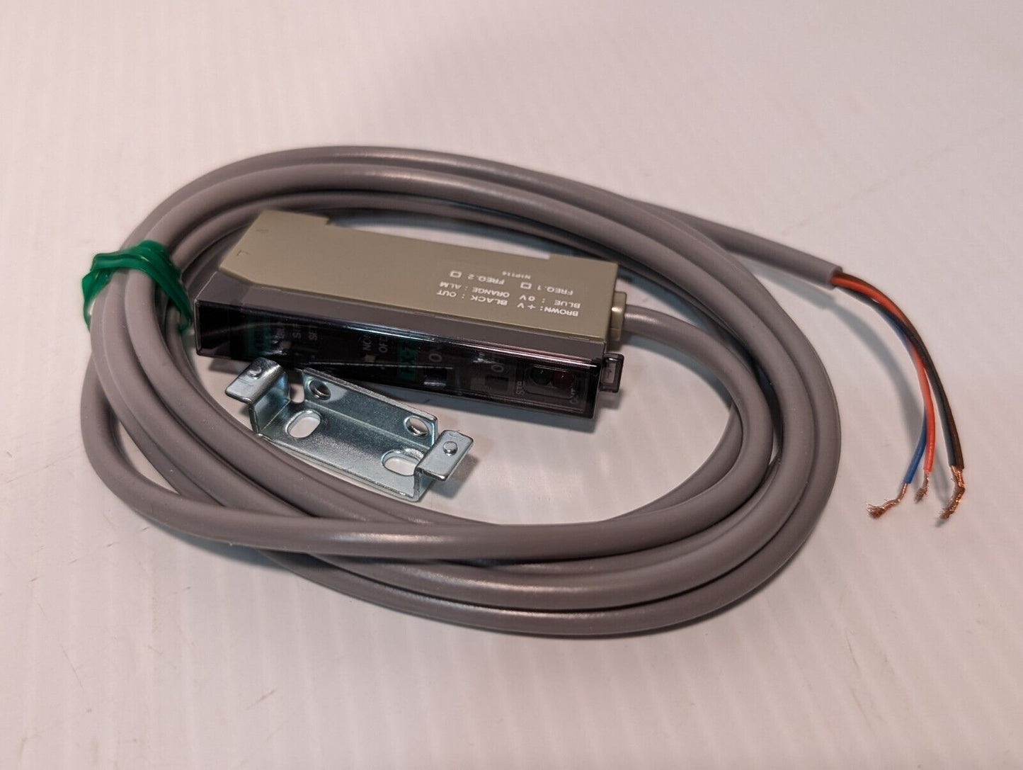 SunX FX-7 Photoelectric Sensor Amplifier, new old stock -Free Shipping & Returns