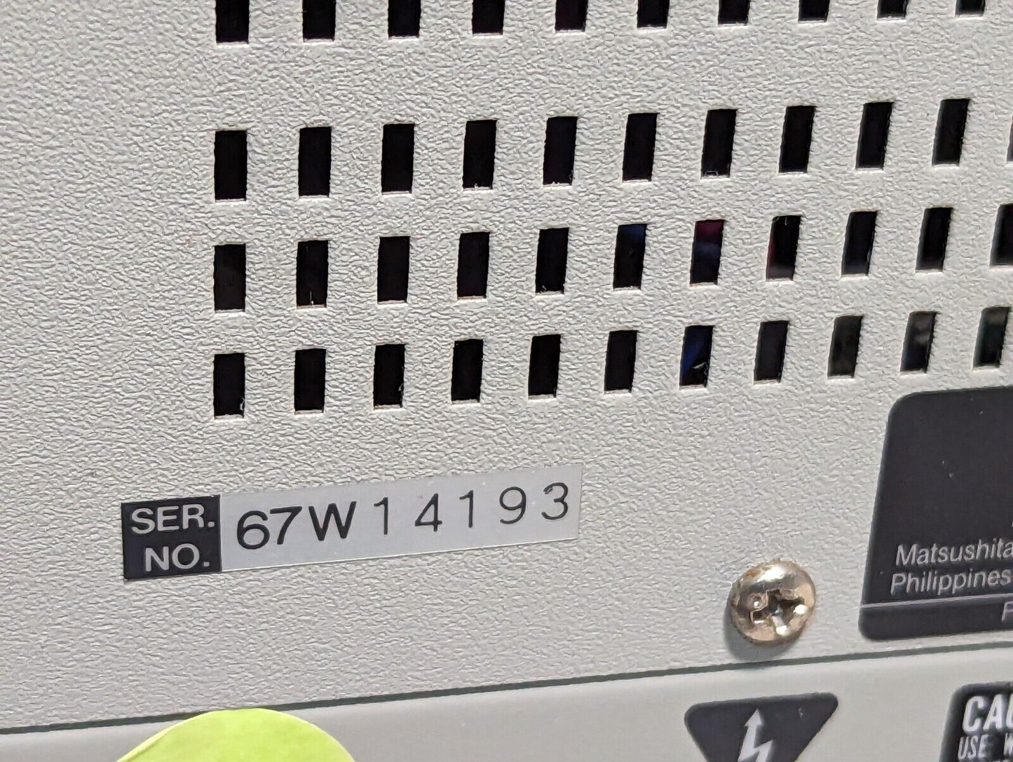Pansonic WV-BM500 video monitor, powers on but does not display