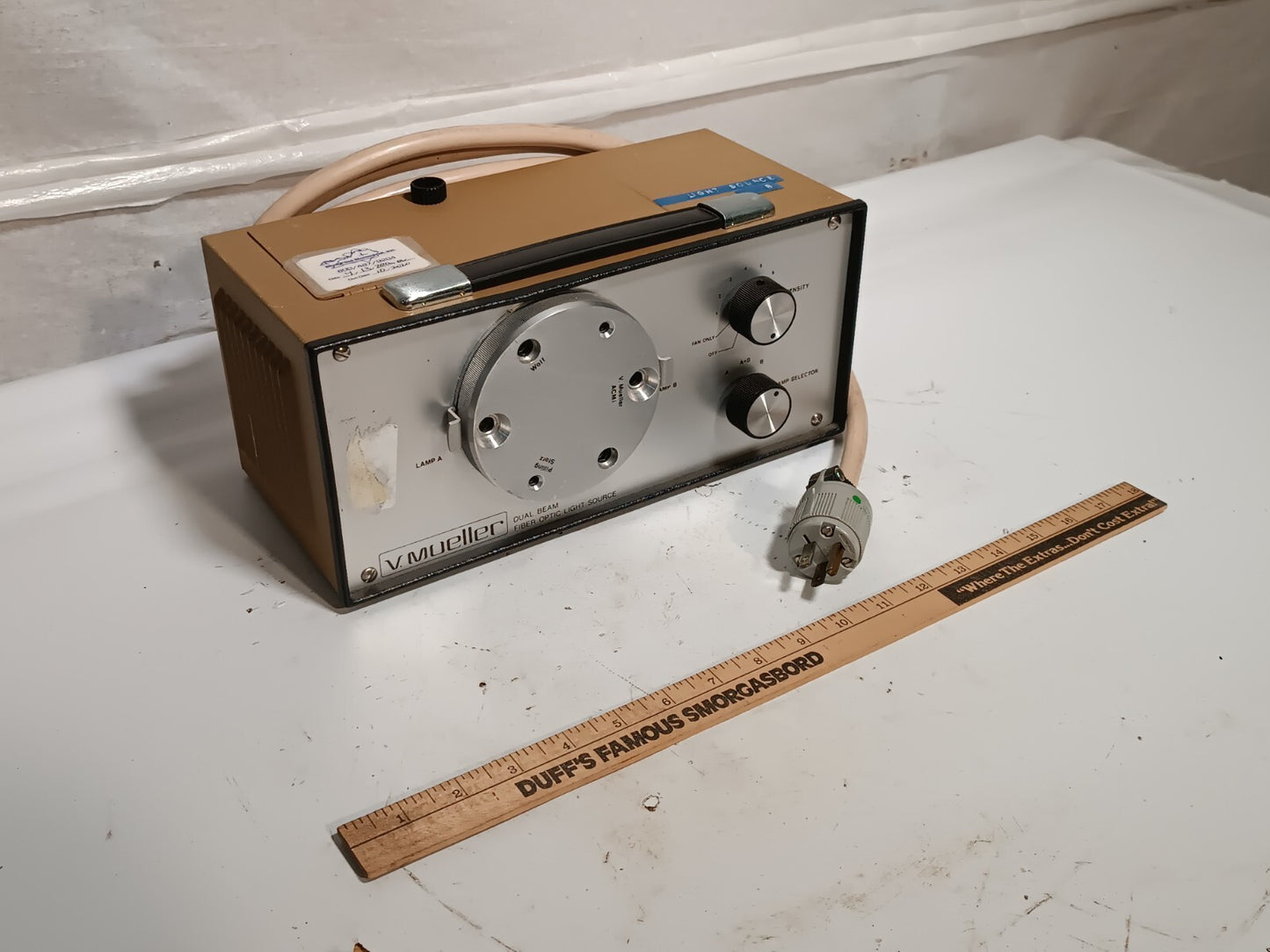V. Mueller GU-7198 Dual Beam Fiber Optic Light Source 120V 50/60Hz
