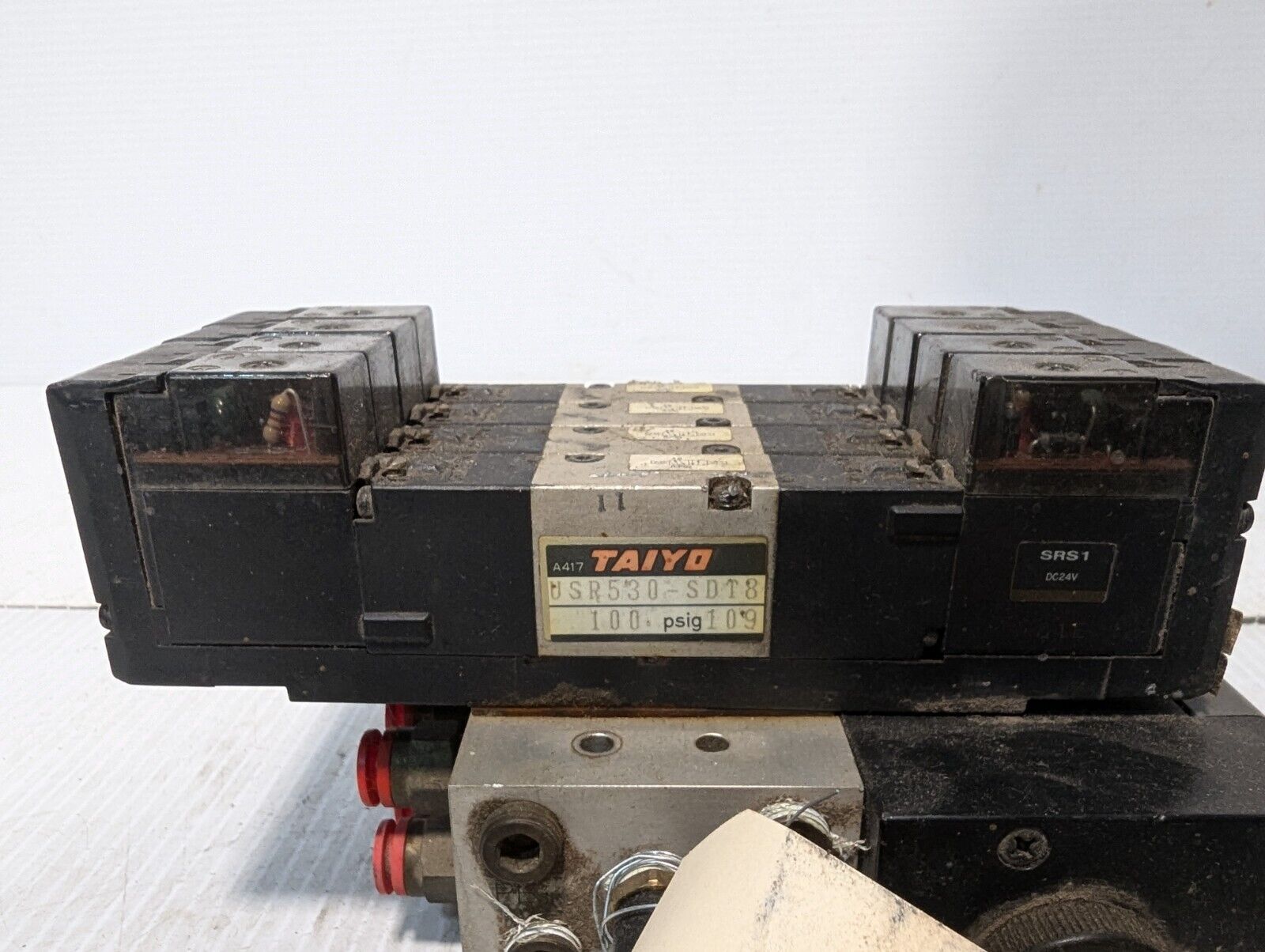 Taiyo Manifold Block with Four Taiyo USR530-SDT8 Solenoid Valves - Free Shipping