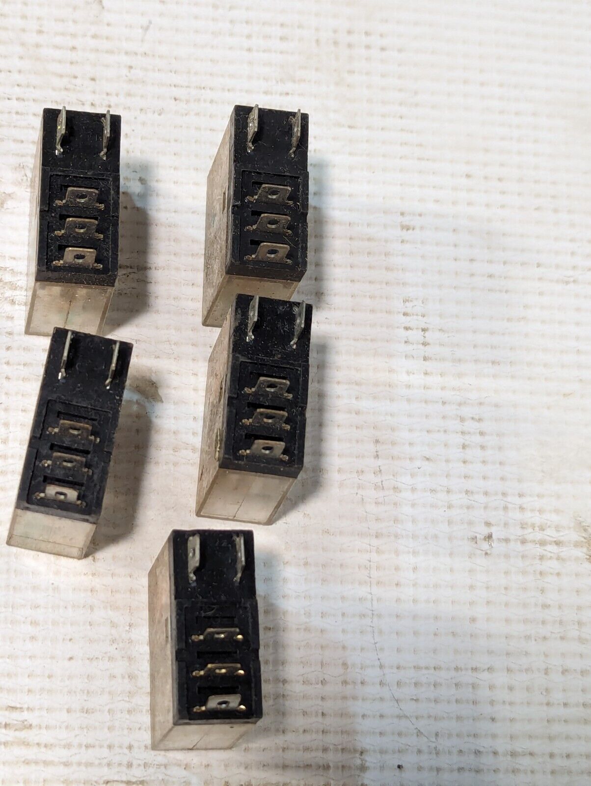 Lot of 5 Omron G2R-1-S General Purpose Relays, 12VDC - Free Shipping