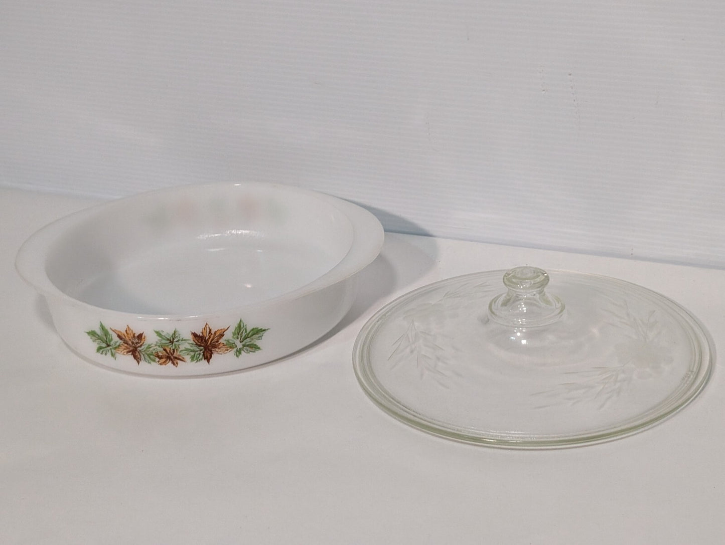 Vintage GlasBake J-2429 Round 8" Casserole Dish With Pyrex 624.C Glass Cover
