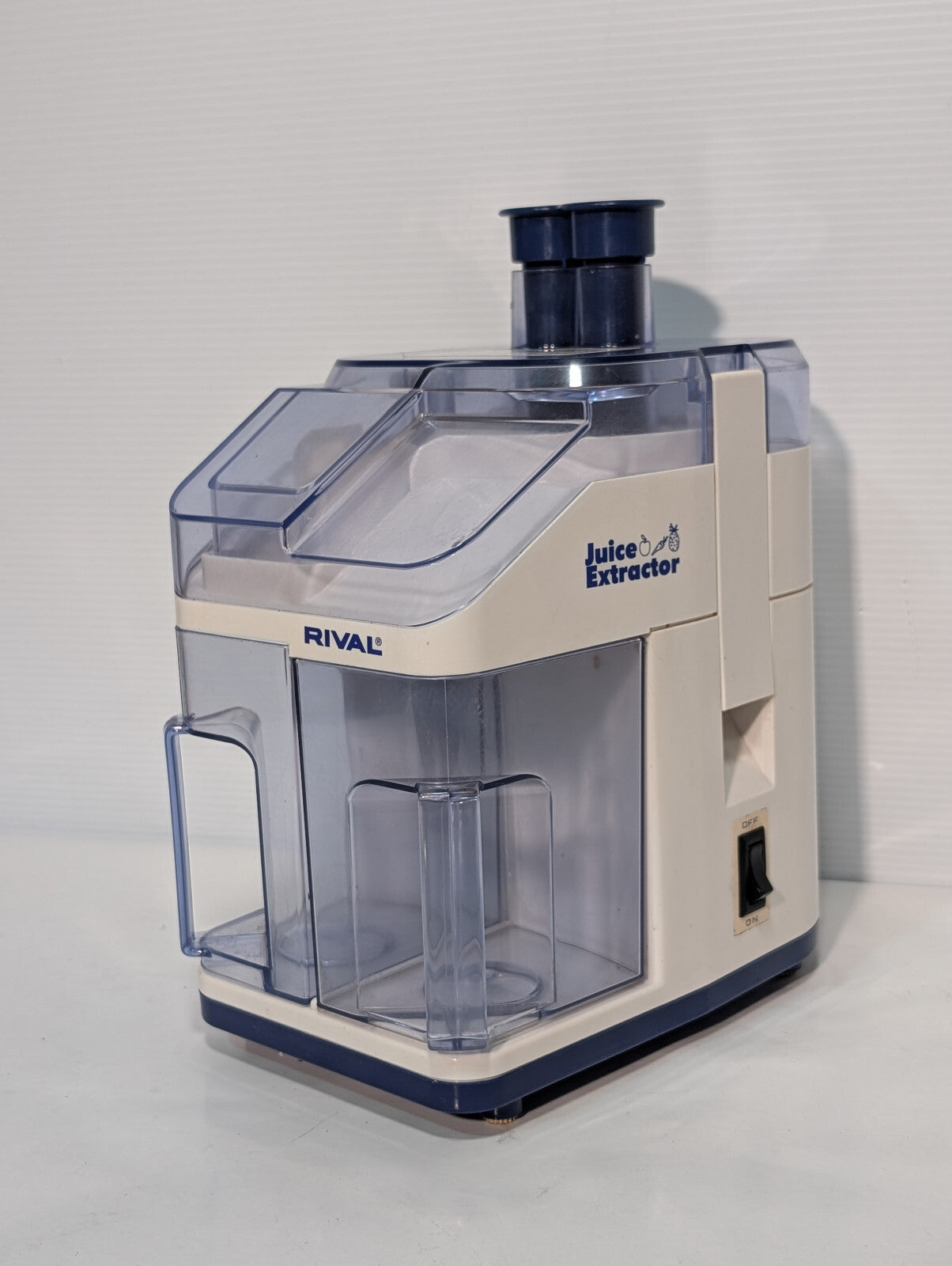 Vintage Rival Juice Extractor 965 Juicer Healthy Drinks, 300W Motor, (2) 24oz