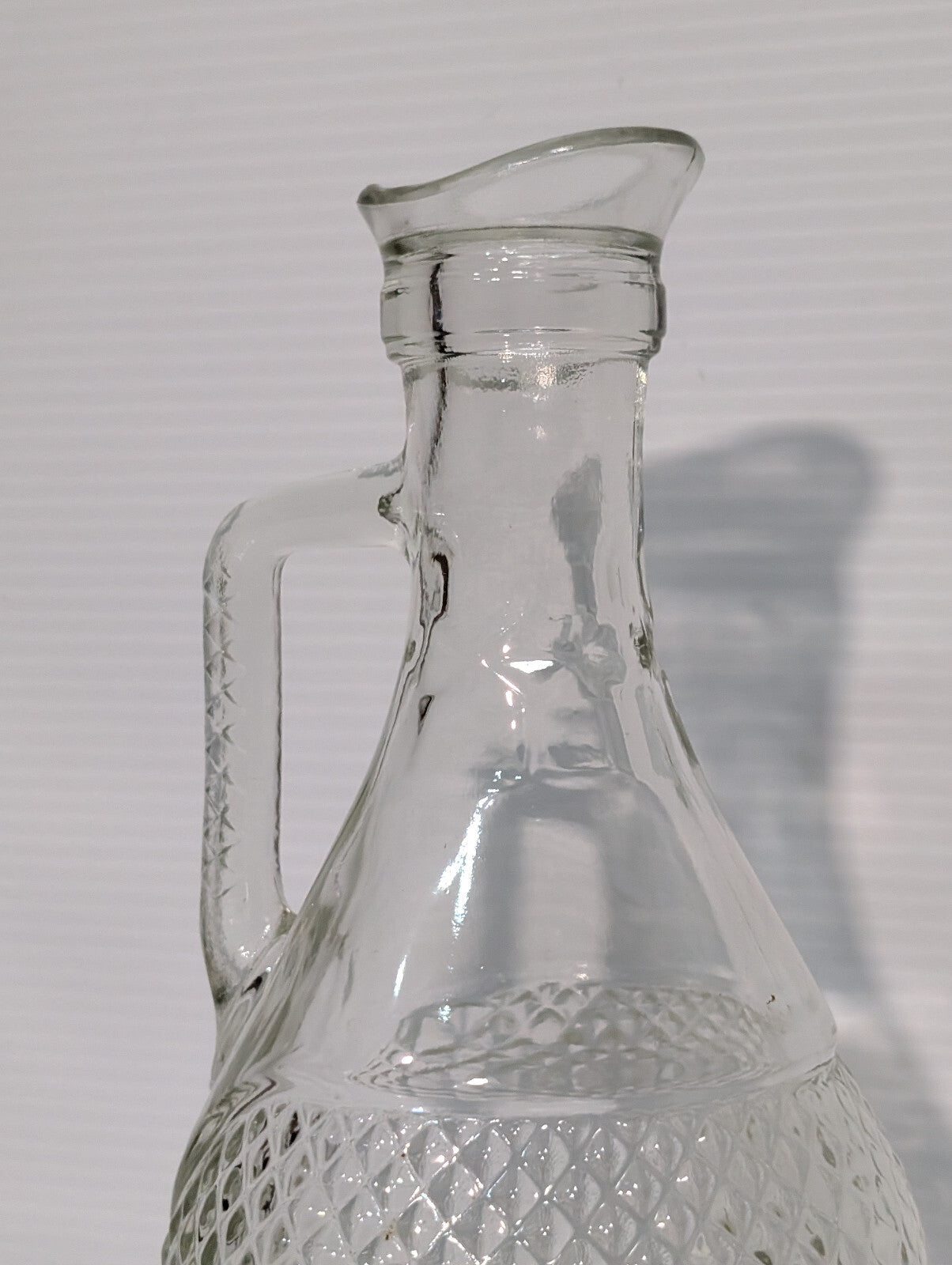 Vintage Mogen David 1976 Crystal Clear Glass Wine Decanter Vase Diamond Design