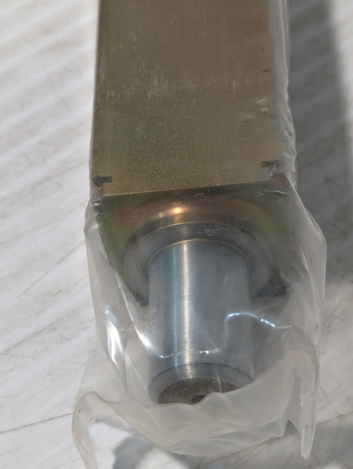 *Read* 3040-12-000-4677 176K167H Metering Drive Shaft - Free Shipping