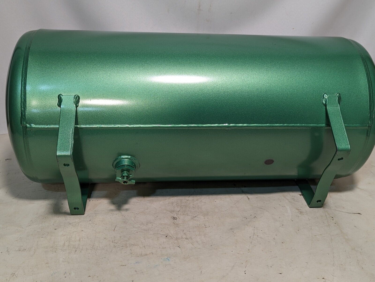 Dayton 4TK09 Speedaire air receiver 13 gallon tank