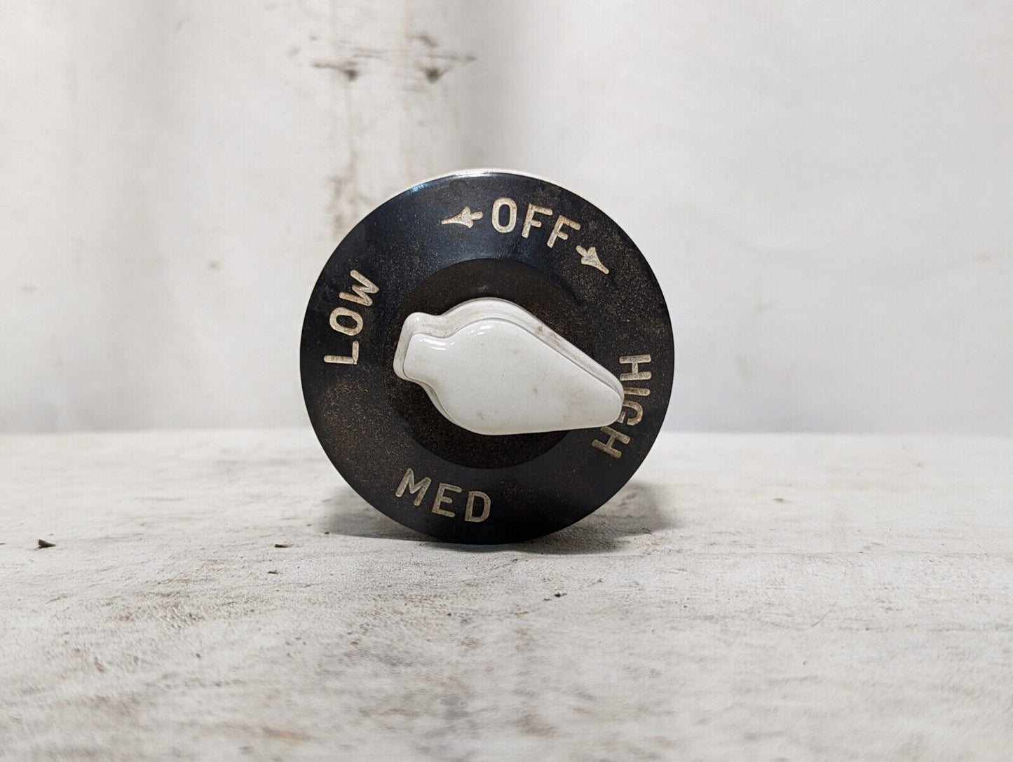 Vintage ceramic OFF-HIGH-MED-LOW switch, black and white