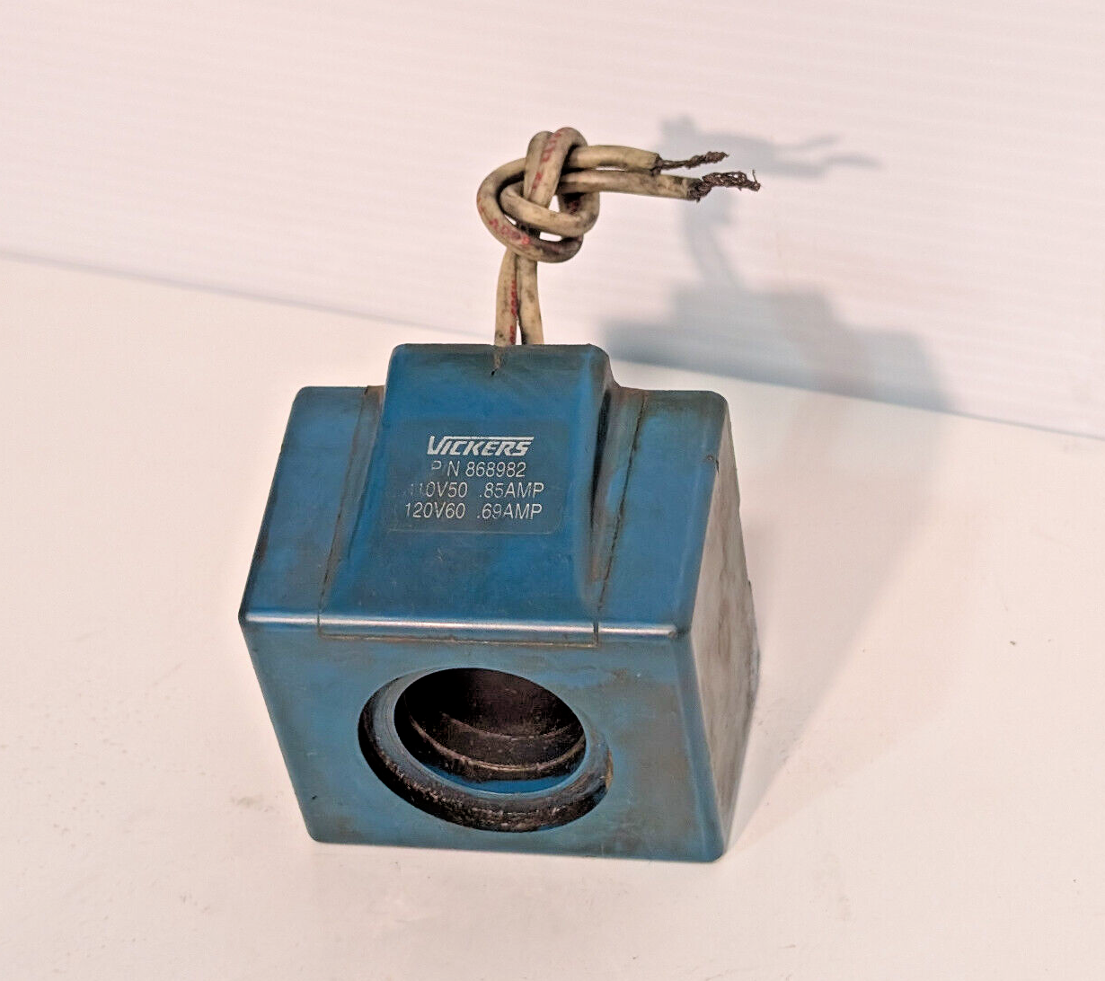 Vickers 868982 Solenoid Replacement Coil, 110/120V, 50/60Hz, .85/.69Amp