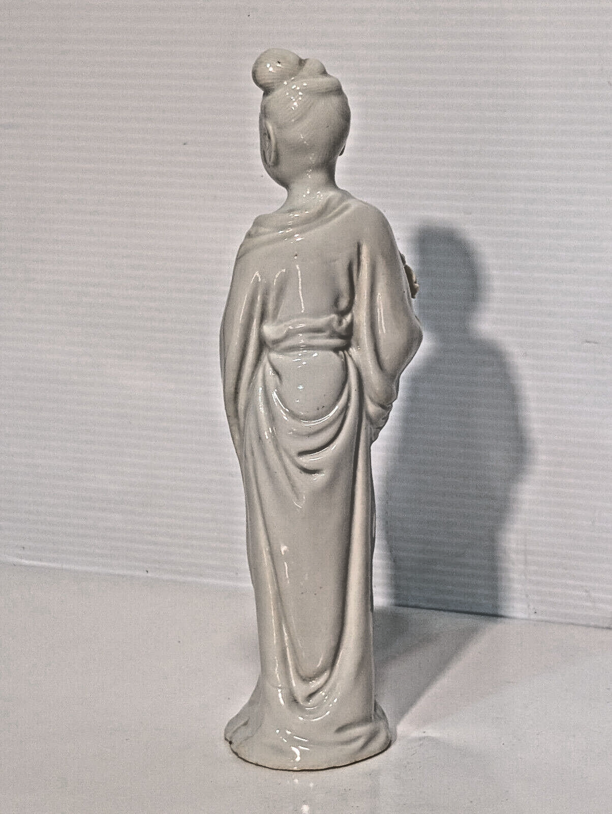 Vintage Antique Blanc De Chine White Porcelain Collectable Figurine Woman Roses