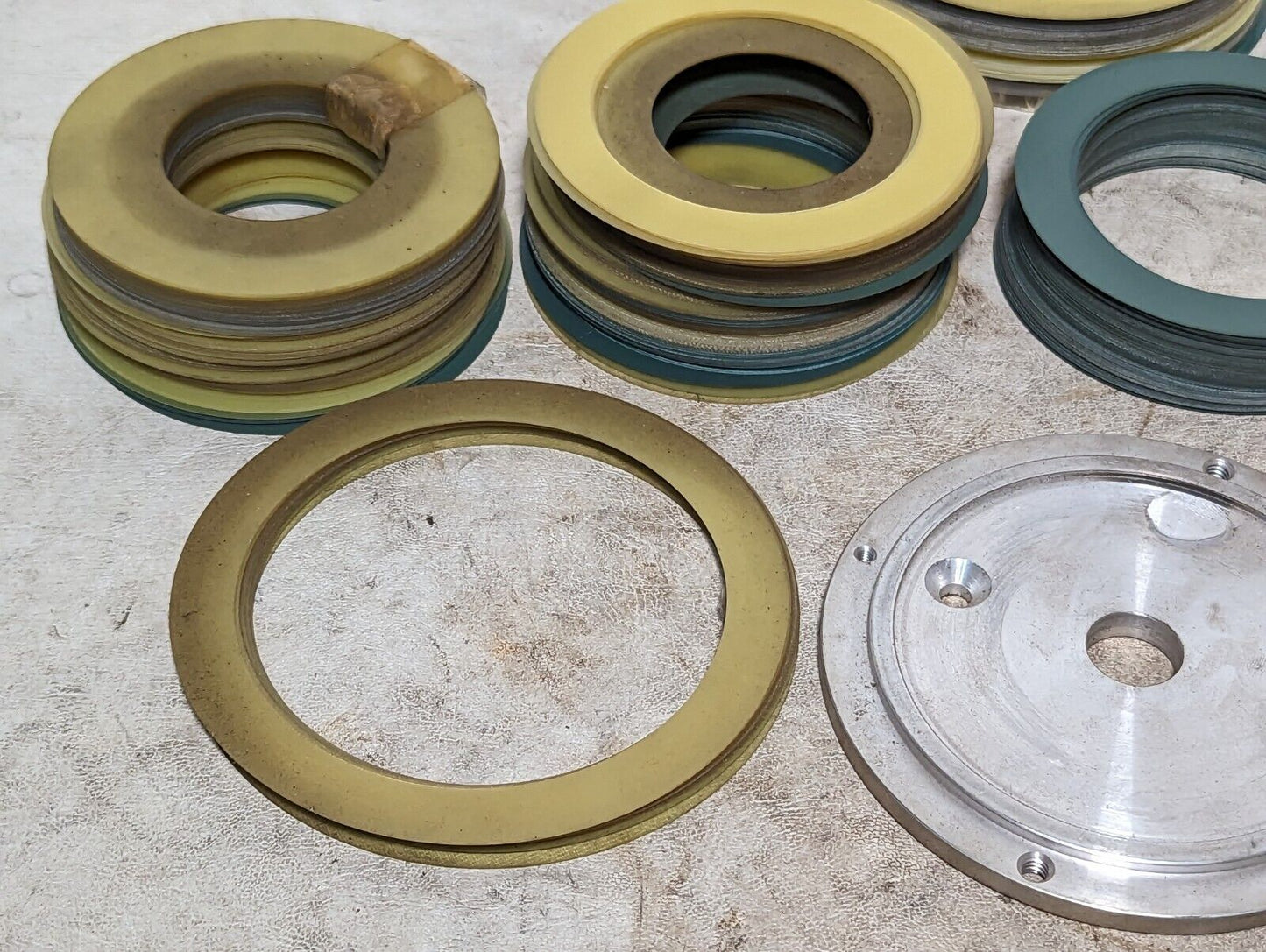 Lot of rubber/plastic gaskets/large washers as pictured