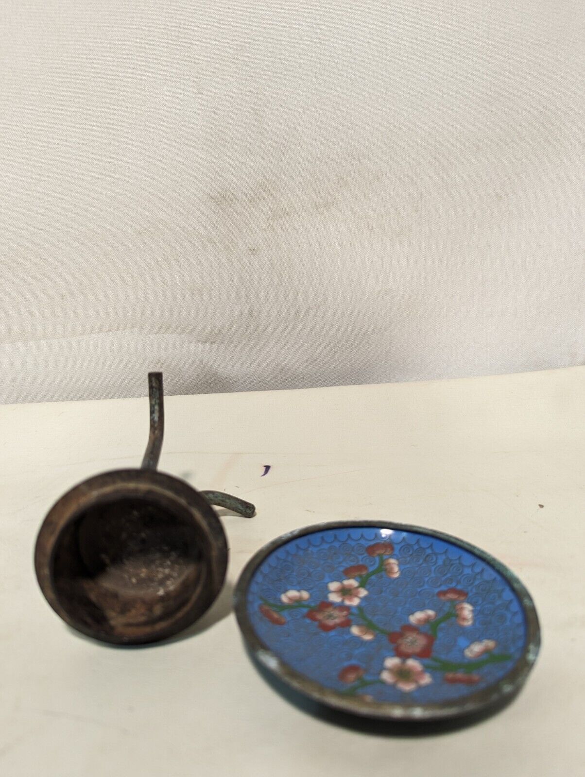 Vintage Chinese Cloisonne Enamel/Brass Floral Pattern Plate w/ pedestal 4" dia.