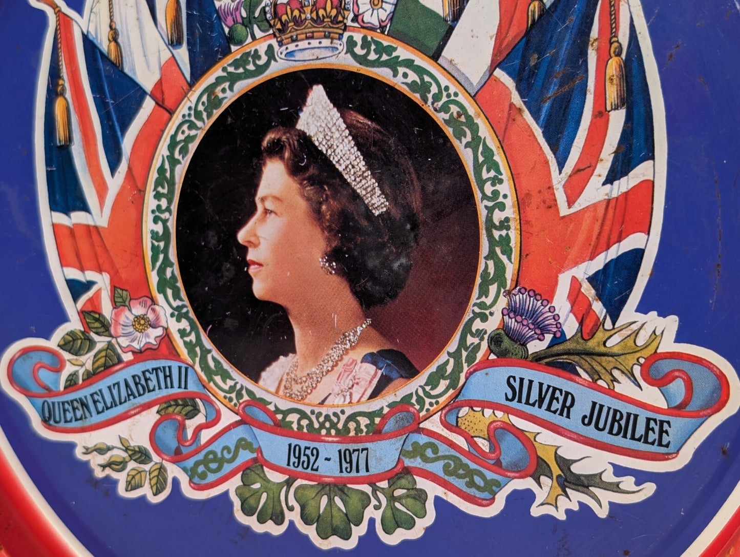 Vintage Queen Elizabeth II 1977 Silver Jubilee Commemorative Biscuit Tin Cover