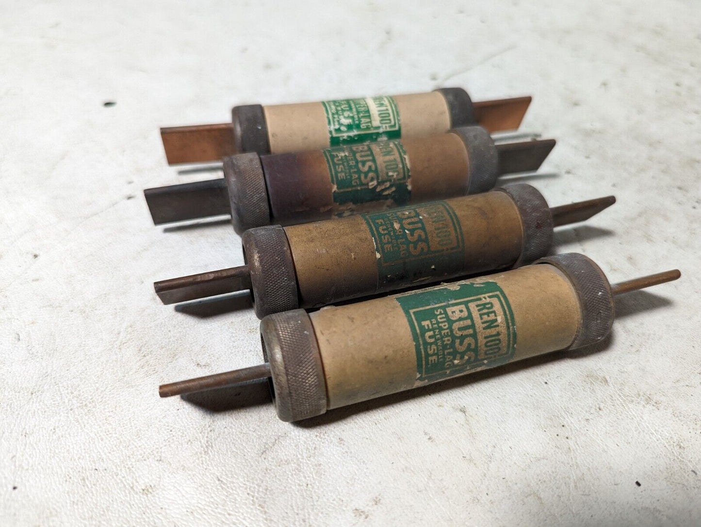 Lot of 4 Buss REN100 fuses, 100A, renewable, super-lag
