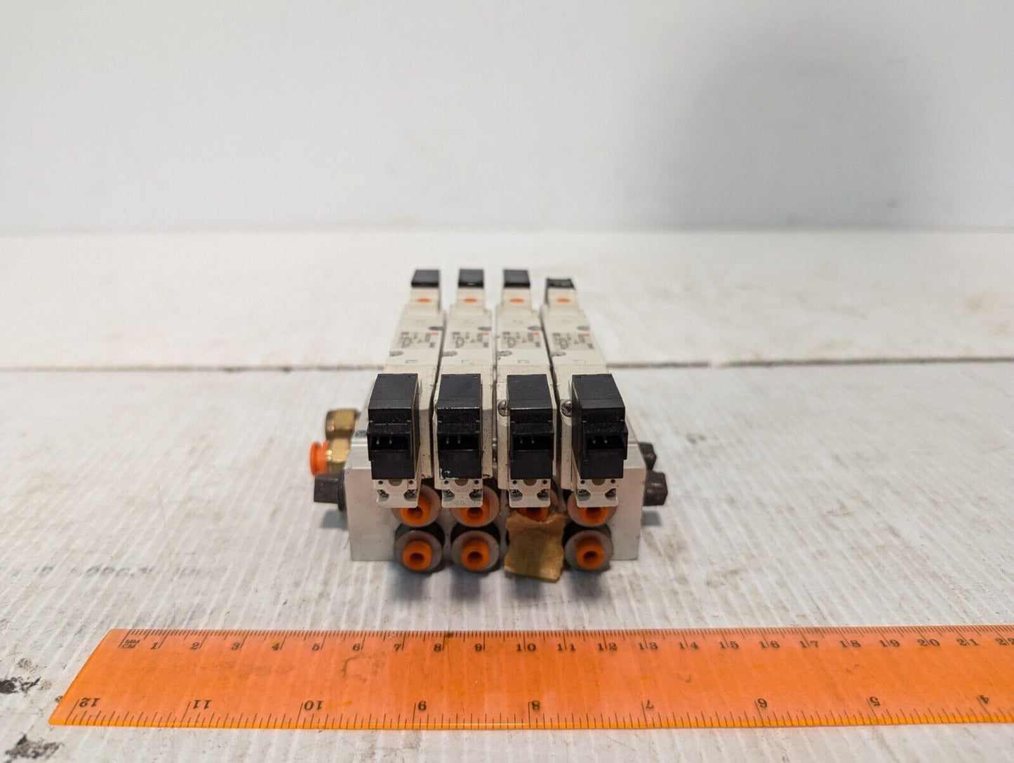 SMC VQZ2351-5L Solenoid Valve (x4) with Manifold Base - Free Shipping