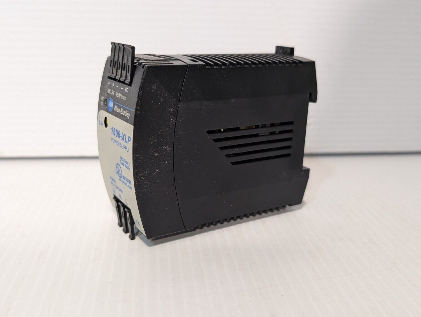 Allen Bradley 1606-XLP25A Power Supply, 25W, 100-240VAC - Free Shipping