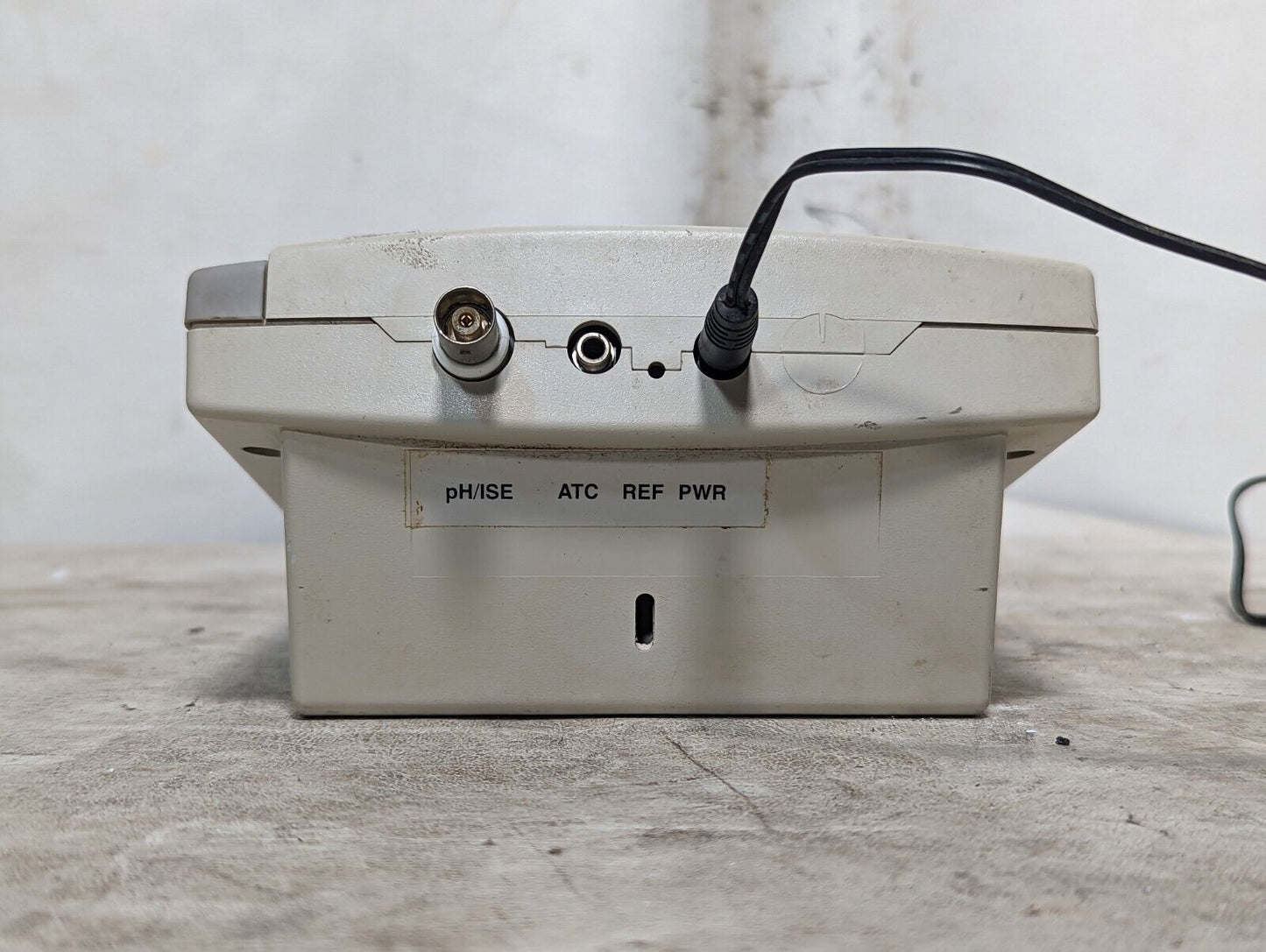 Beckman 340 pH/temp meter, digital