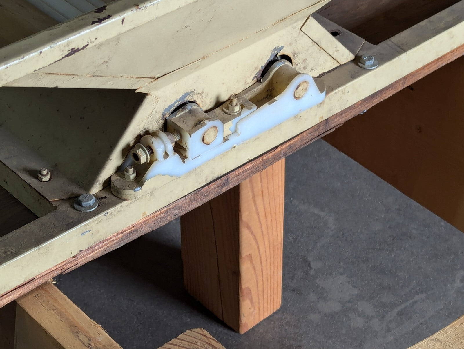 Steel Fruit Crusher with Stand for Pulping, Mashing, Grinding for Wine / Cider