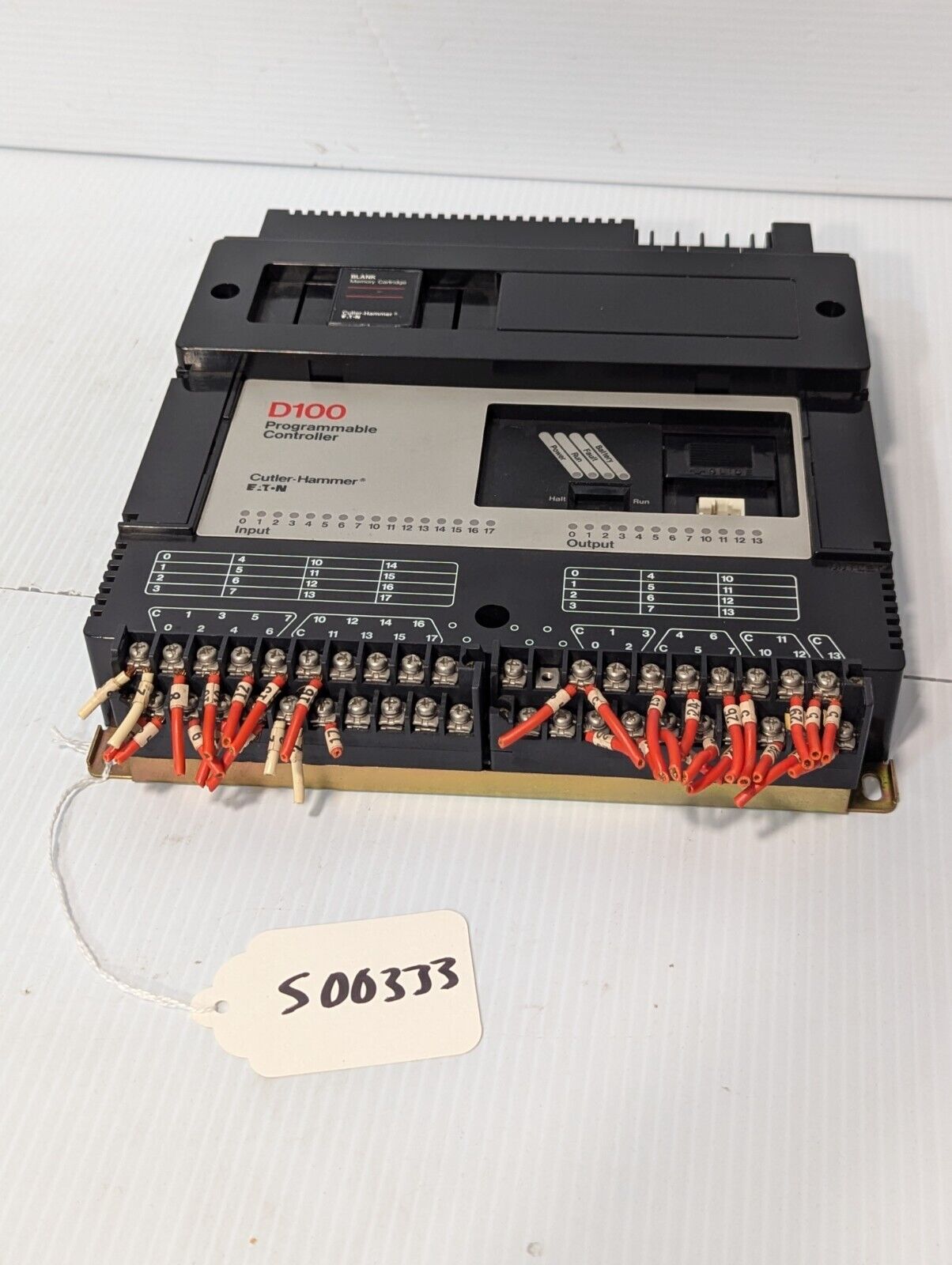 Eaton Cutler Hammer D100CRA28 D100 Programmable Controller 28-I/O PLC Module