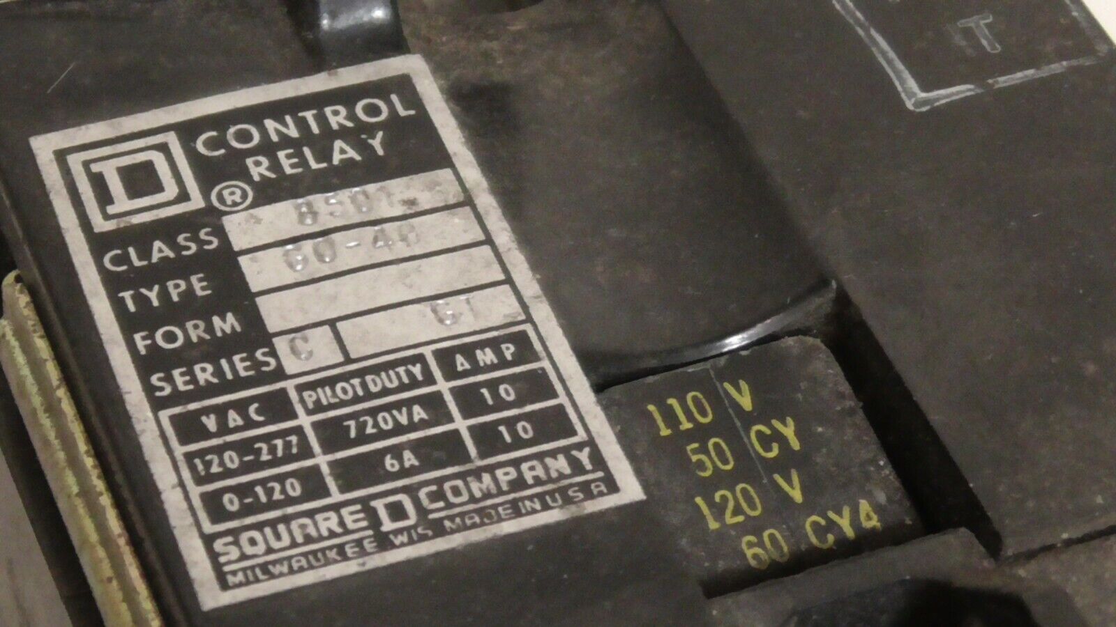 Square D 8501-G0-40 control relay, w/latch attachment 8501GL, coil 31022-400-56