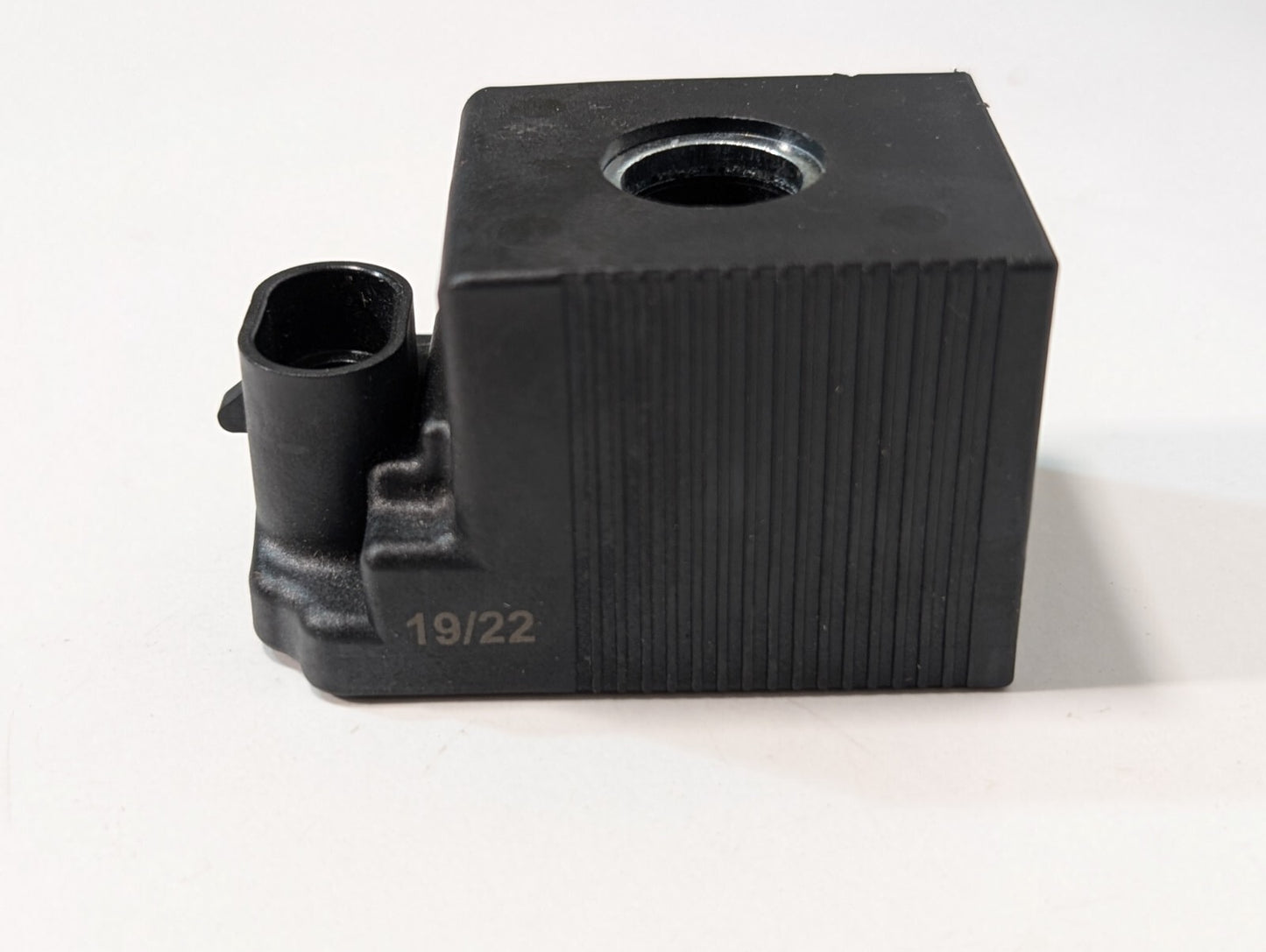 10R-05 1541 Solenoid Valve Coil, 24vdc (E24), 14.4w, Two Prong Connector, 19/22