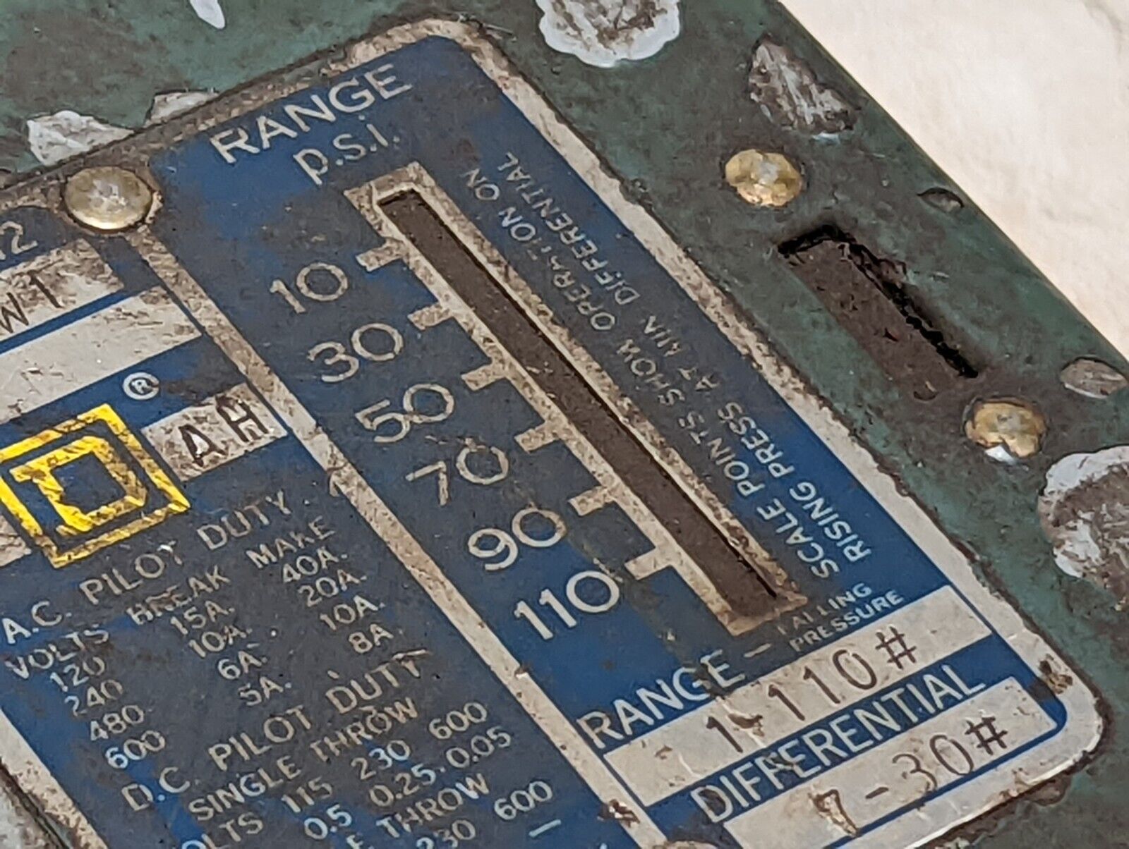 Square D 9012-ACW1 pressure switch, range 1-110psi, differential 7-30psi