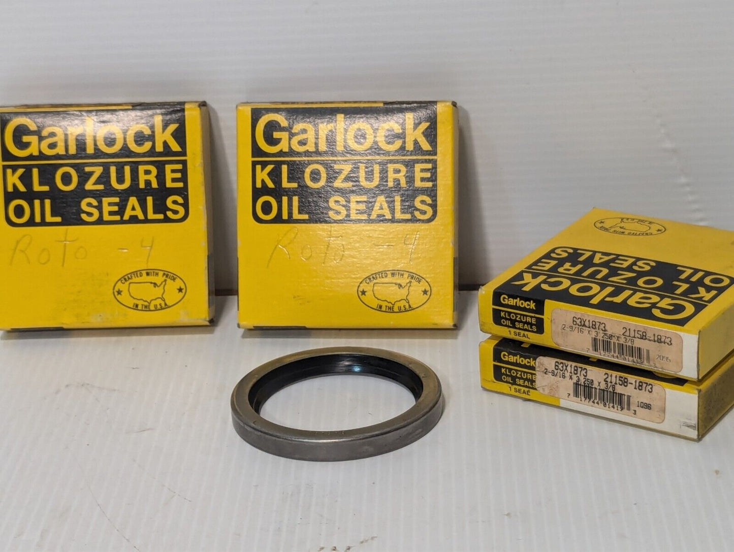 Lot of 4 Garlock 63X1873 Klozure Oil Seals - Free Shipping