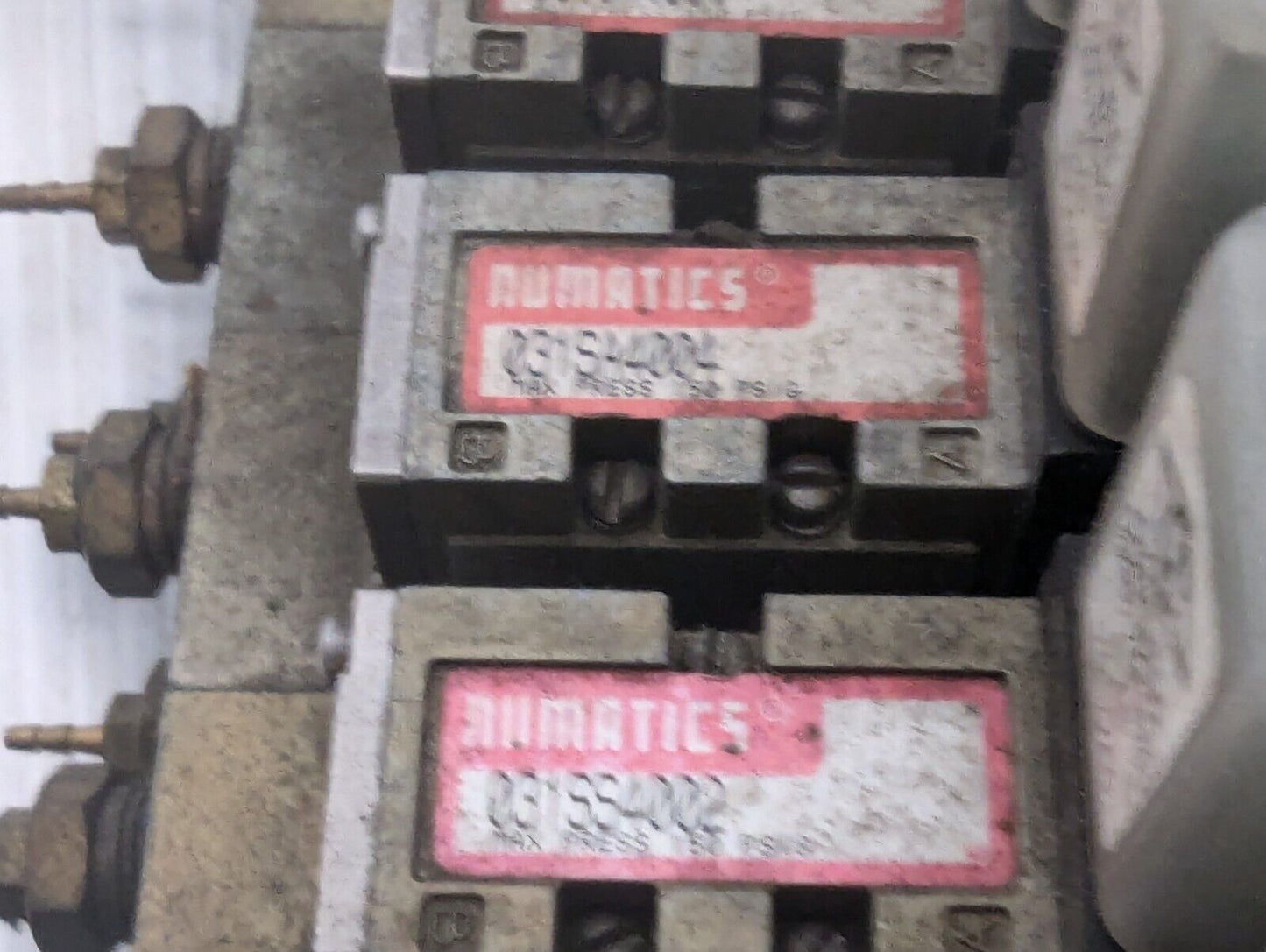 Numatics Valve Assembly w/ (1) 031SA400E, (2) 031SS4002, (2) 031SA4004 &Manifold