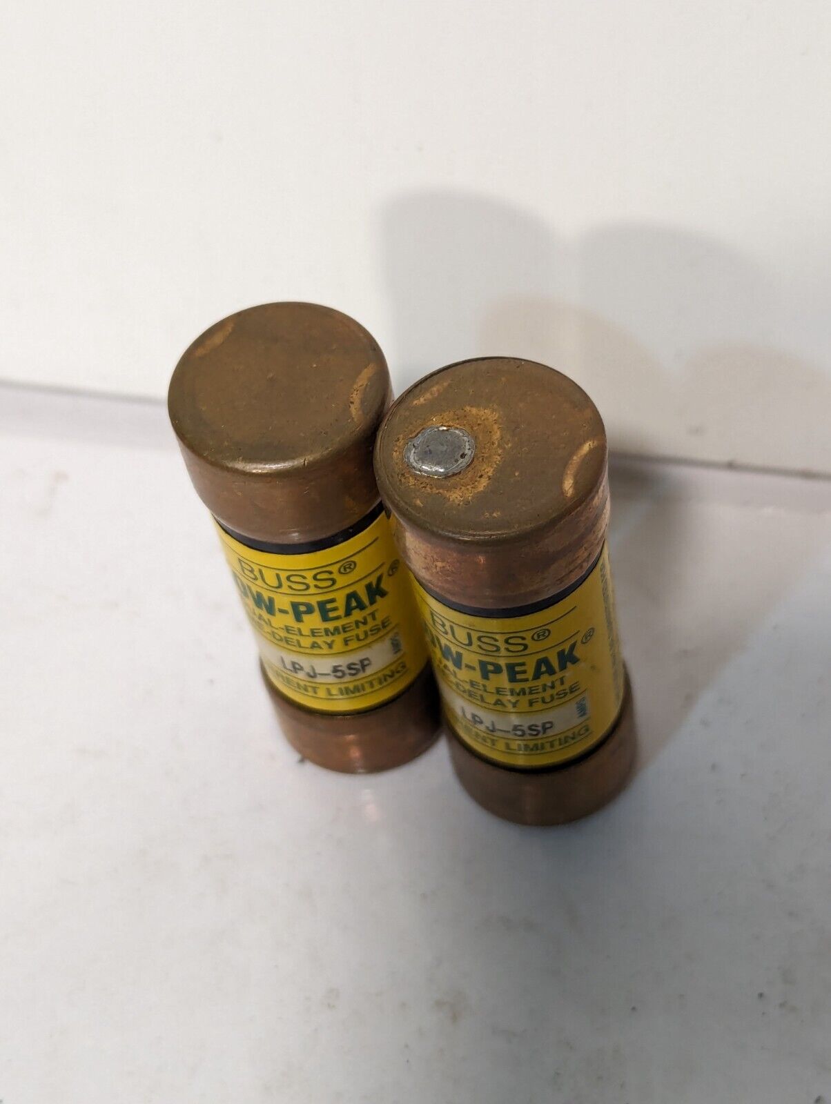 Lot of 2 Bussmann LPJ-4SP, 2 Bussmann LPJ-5SP fuses as pictured, low peak
