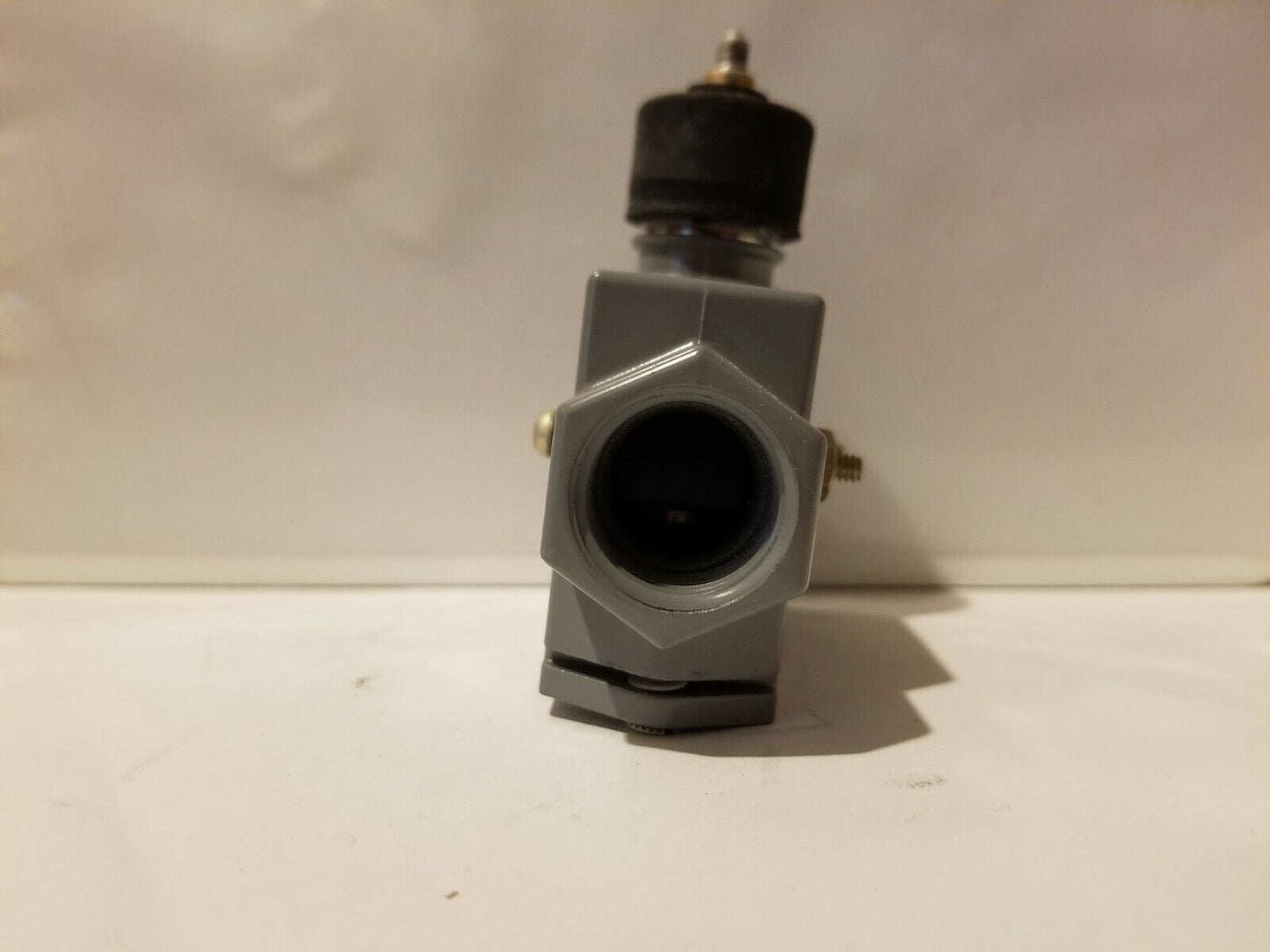 Honeywell Micro Switch BZE6-2RN18 enclosed limit switch, wobble switch