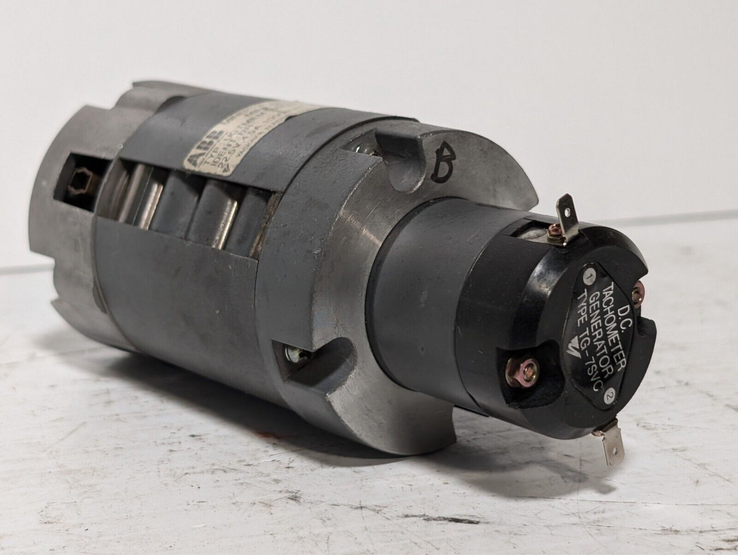 Taskawa ABB UGTMEM-03LBB11 Mini Series DC Servo Motor TG-7SVC