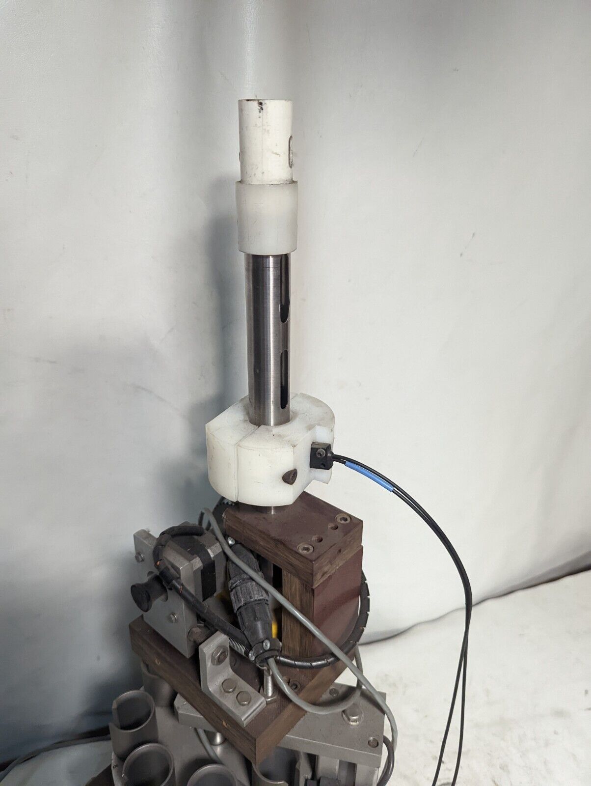 Custom Spring-Loading Machine w/Balluff BES-IKV-S4-025-NS-1-Y +Other Brand Parts