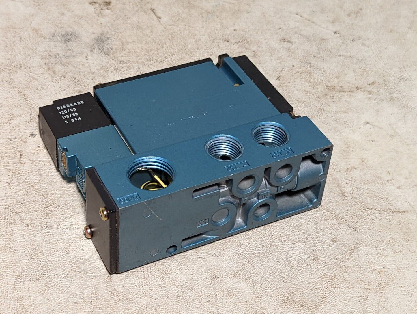 MAC 92B-AAB-CAA-DM-DJAP-1DQ solenoid valve with DMB-DJAP-1DQ, 20 to 120PSI