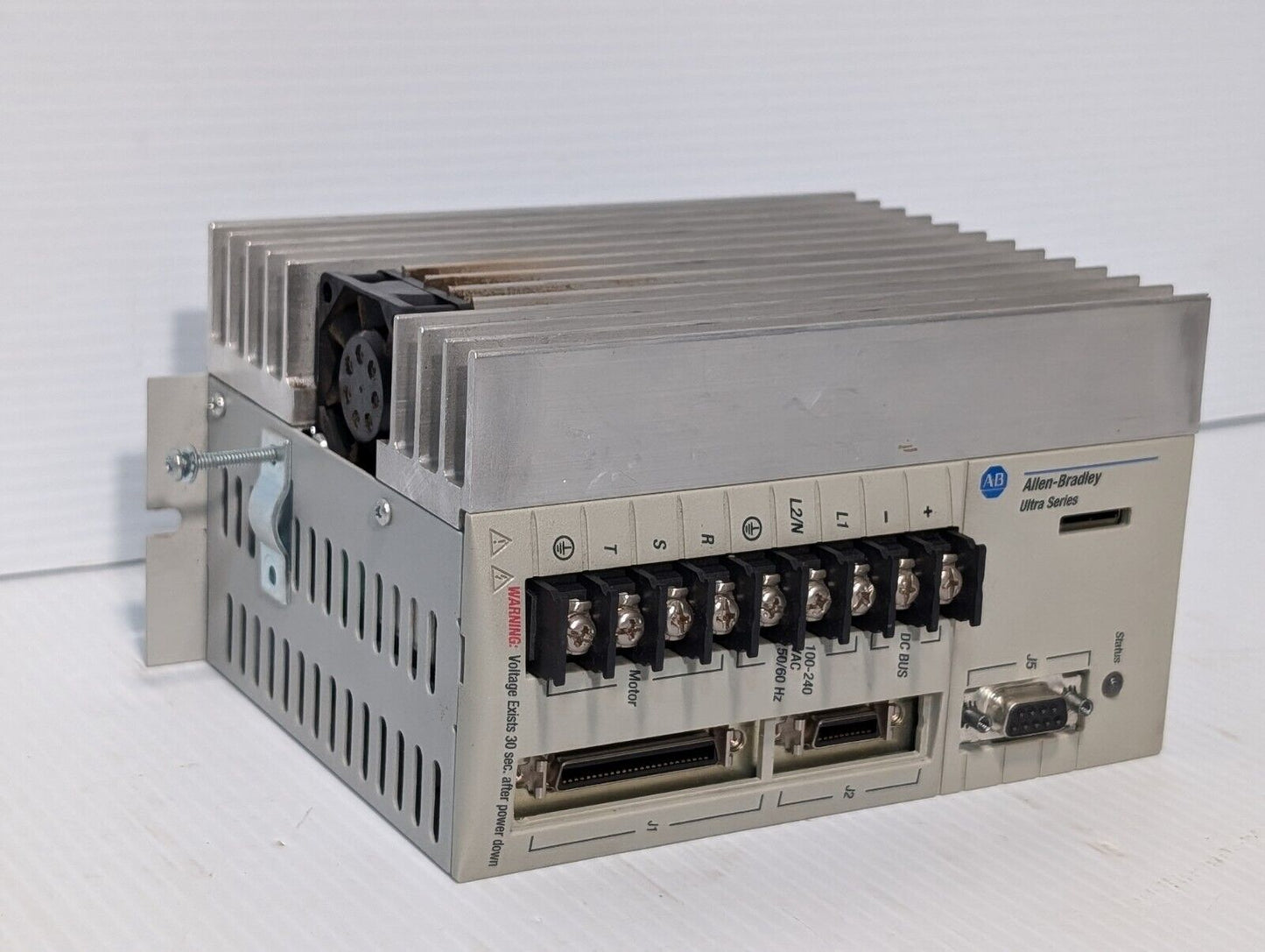 *Allen Bradley 1398-DDM-019 Servo Drive 100-240VAC 18 Amps RMS*