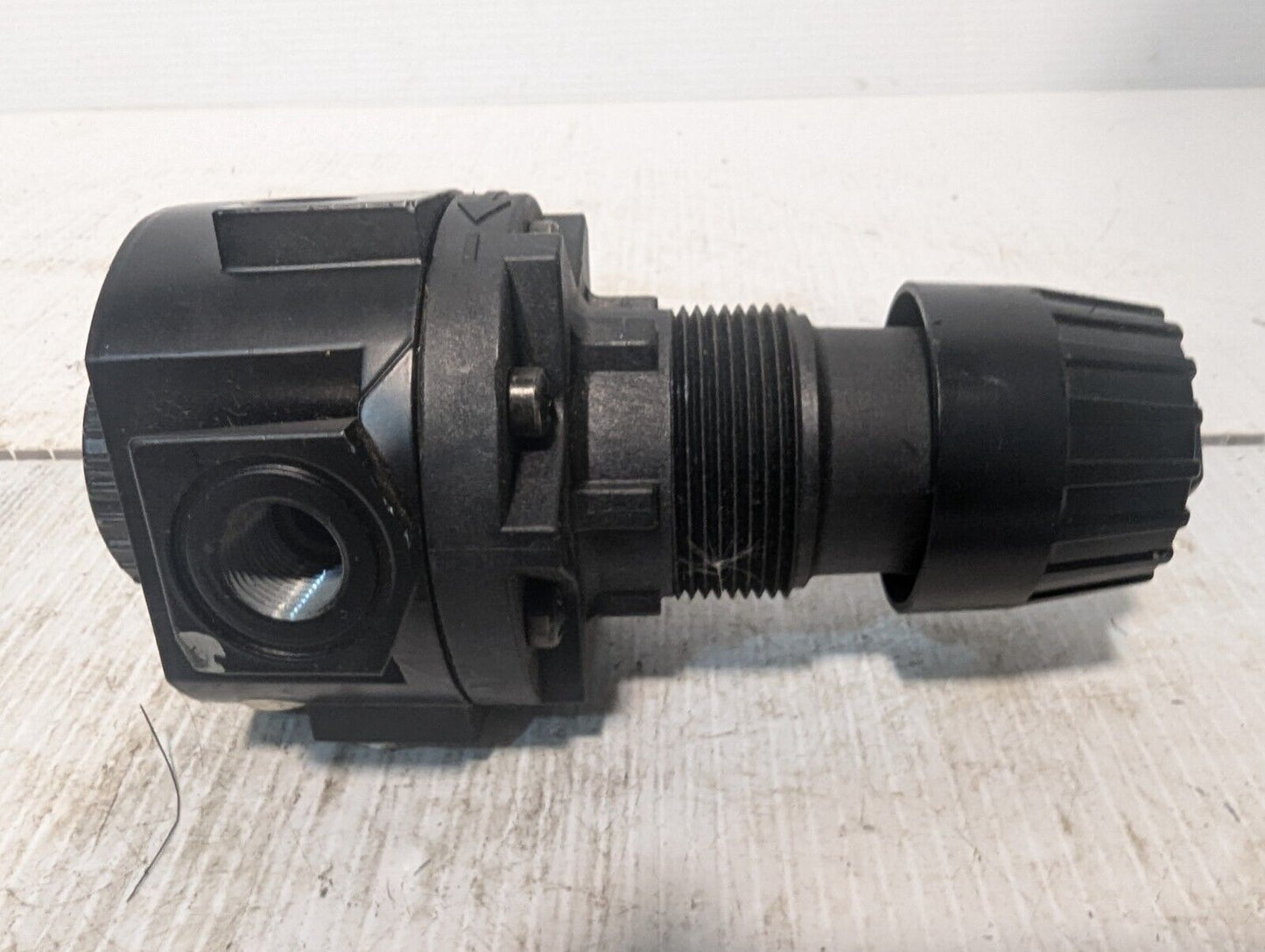 Wilkerson R26-03-000A Air Pressure Regulator+Returns