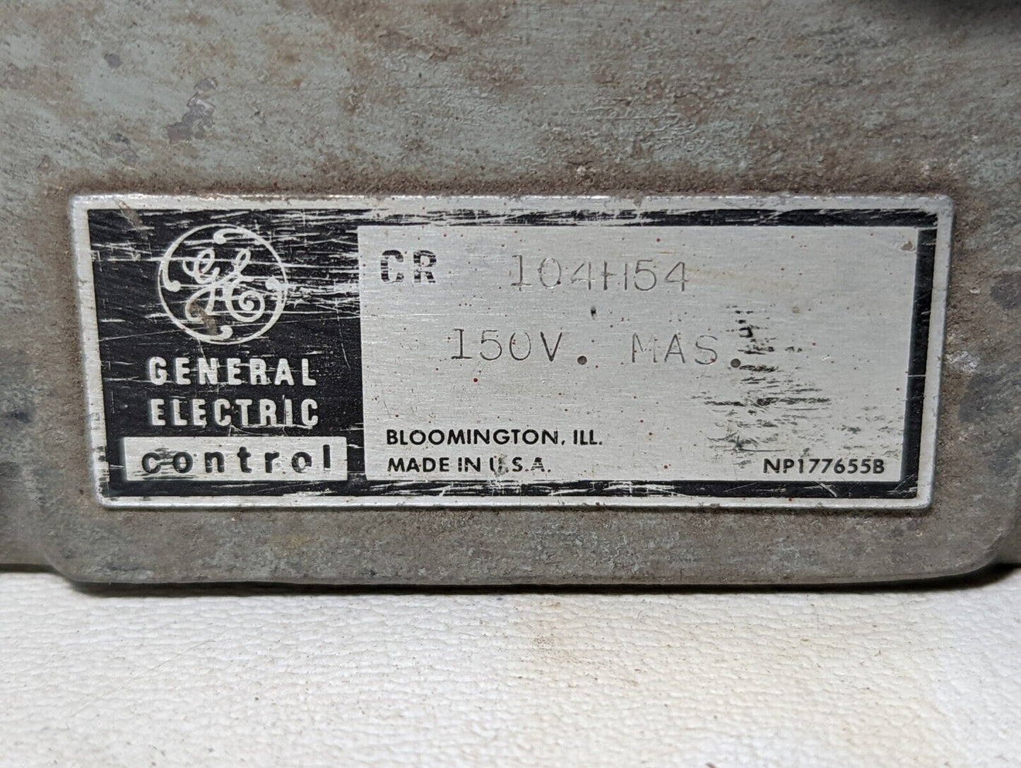 Vintage General Electric CR104H54 12-button enclosure, 150V
