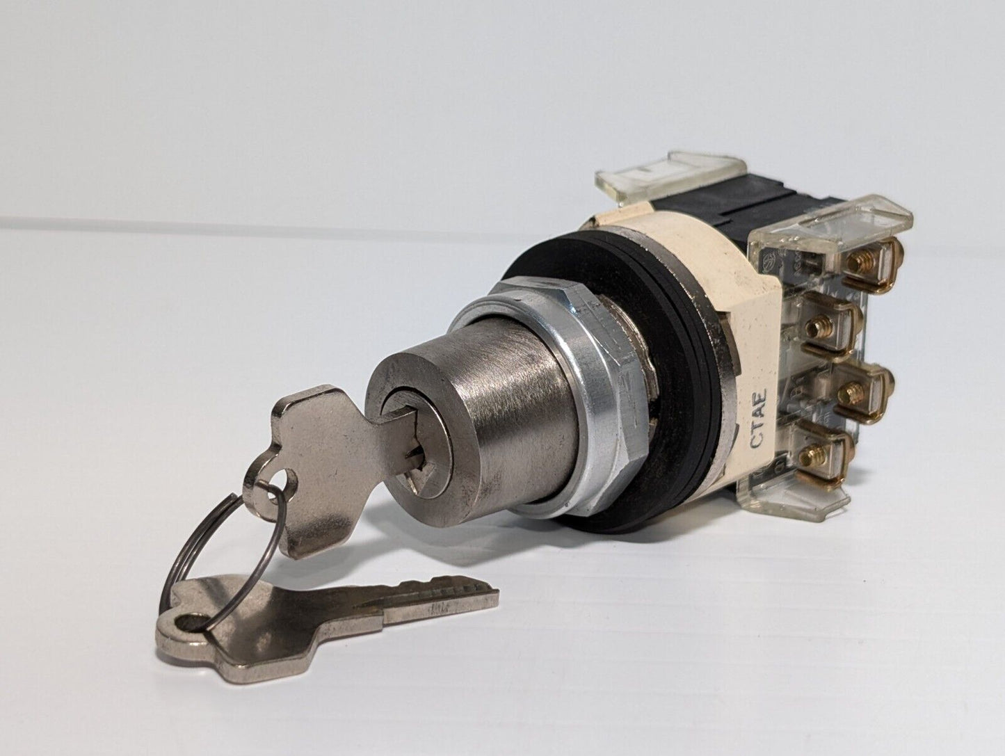 Allen Bradley 800T-J631KC7 Keyed 3 Position Selector Switch, Series T, 30mm