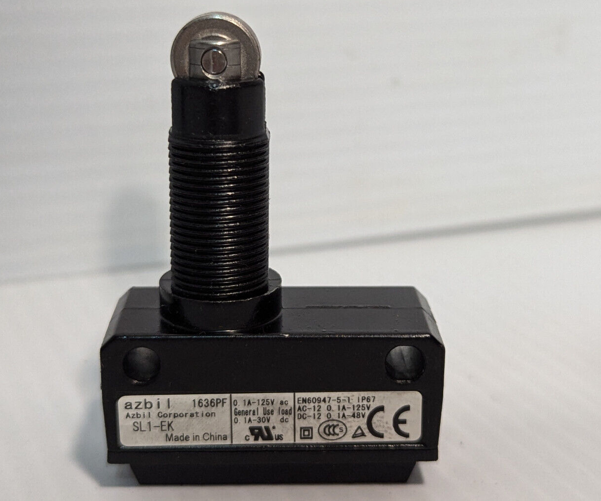 Lot of 2: Yamatake, Azbil SL1-EK limit switches, roller plunger, free shipping