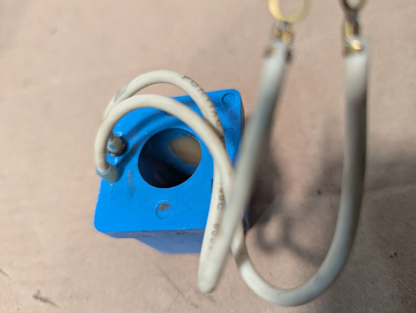 Vickers 633741 Solenoid Coil, 115/120VAC 50/60Hz, .54A, .64A - Free Shipping