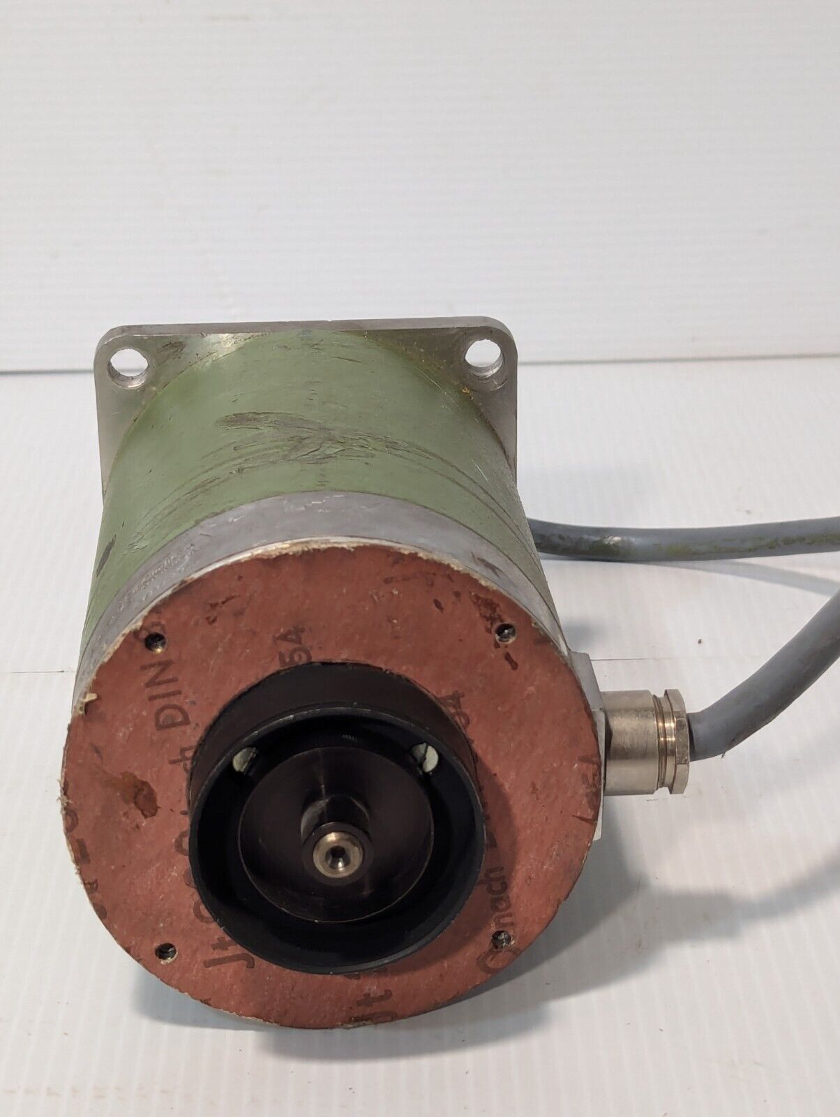 Zebotronics SM 109.2.18.M.8.E200 stepper motor, 8701 series, 8A - Free Shipping