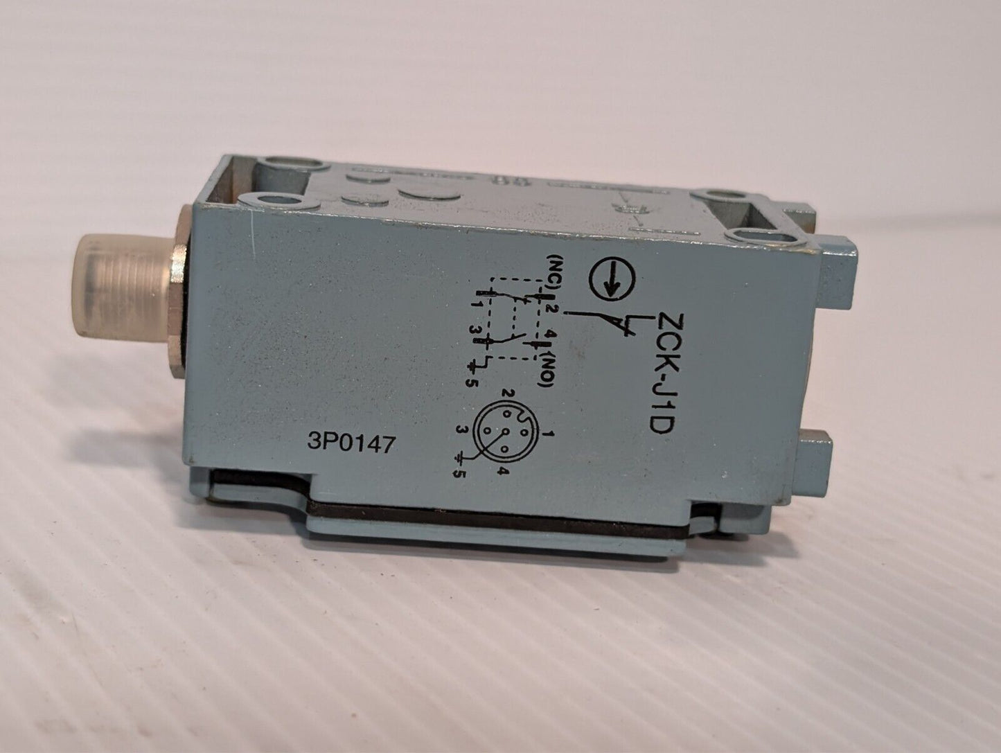 Telemecanique ZCKJ1D Limit Switch Body 038875 2-Pole 1NC+1NO Metal Fixed-Type