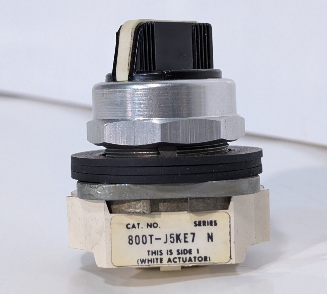 Allen Bradley 800T-J5KE7, Series N, Rotary Selector Switch, White Actuator