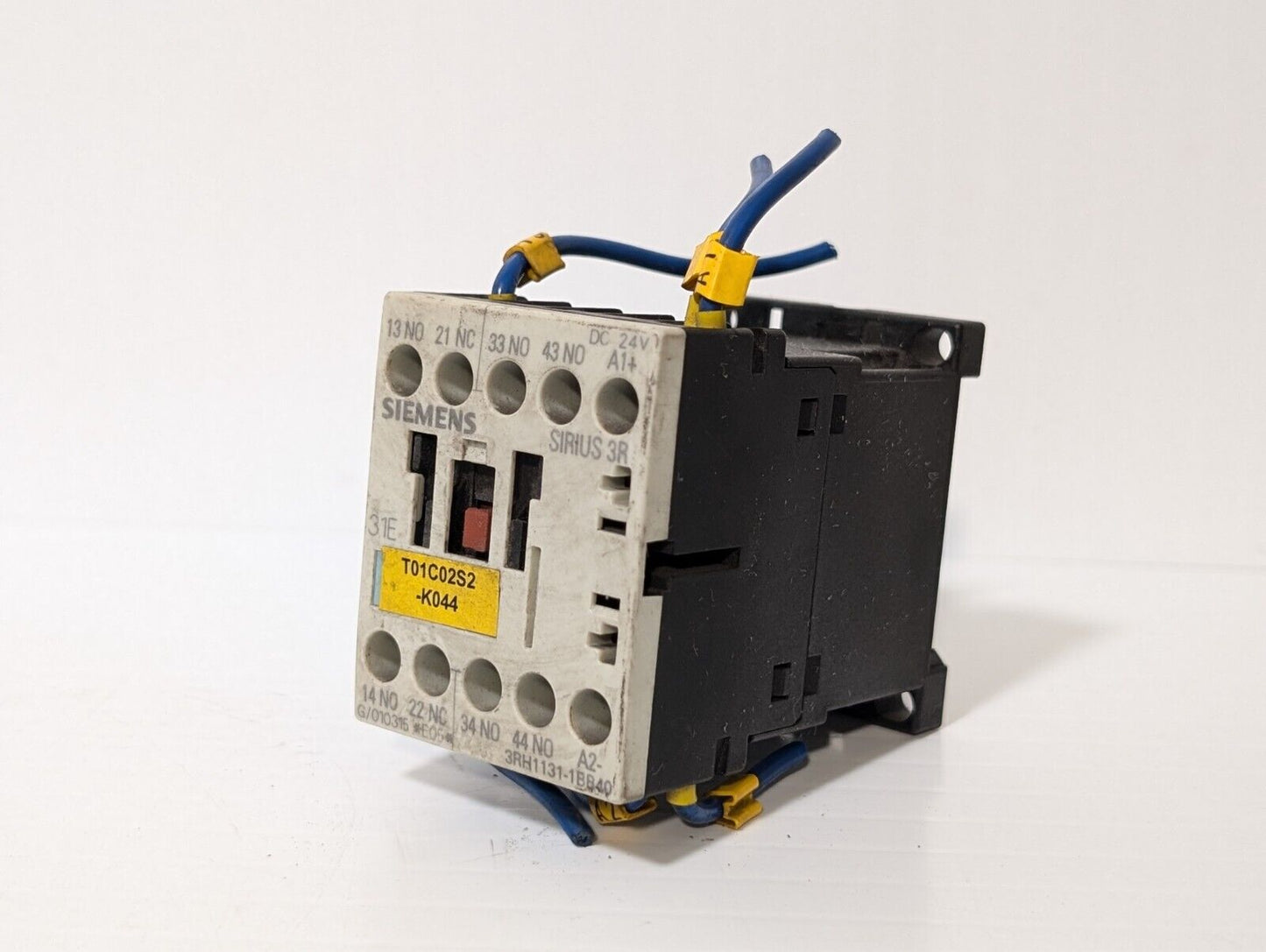 (13) Siemens Sirius 3RH1131-1BB40 Auxiliary Contactor 6A 24V 1.1kW 3 Pole Coil