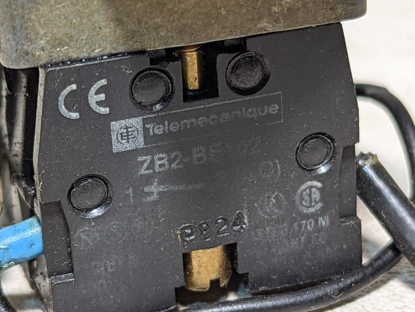 Telemecanique ZB2-BE102 red pushbutton switch