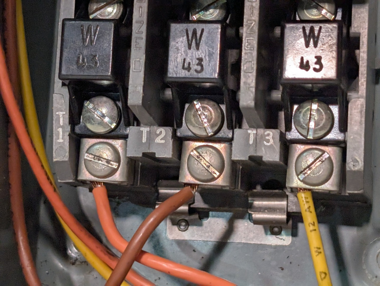 Allen Bradley 609-AAW Manual Starter in Encl. w\ 20A Hubbell Twist-Lock Recptcle