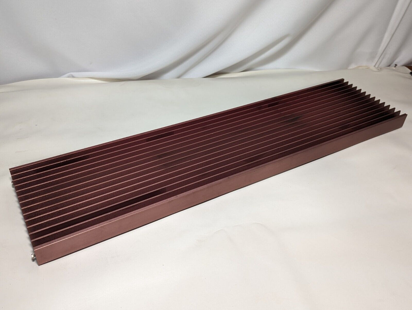 33.5 in long x 8 in wide x 1.5 in tall heat sink