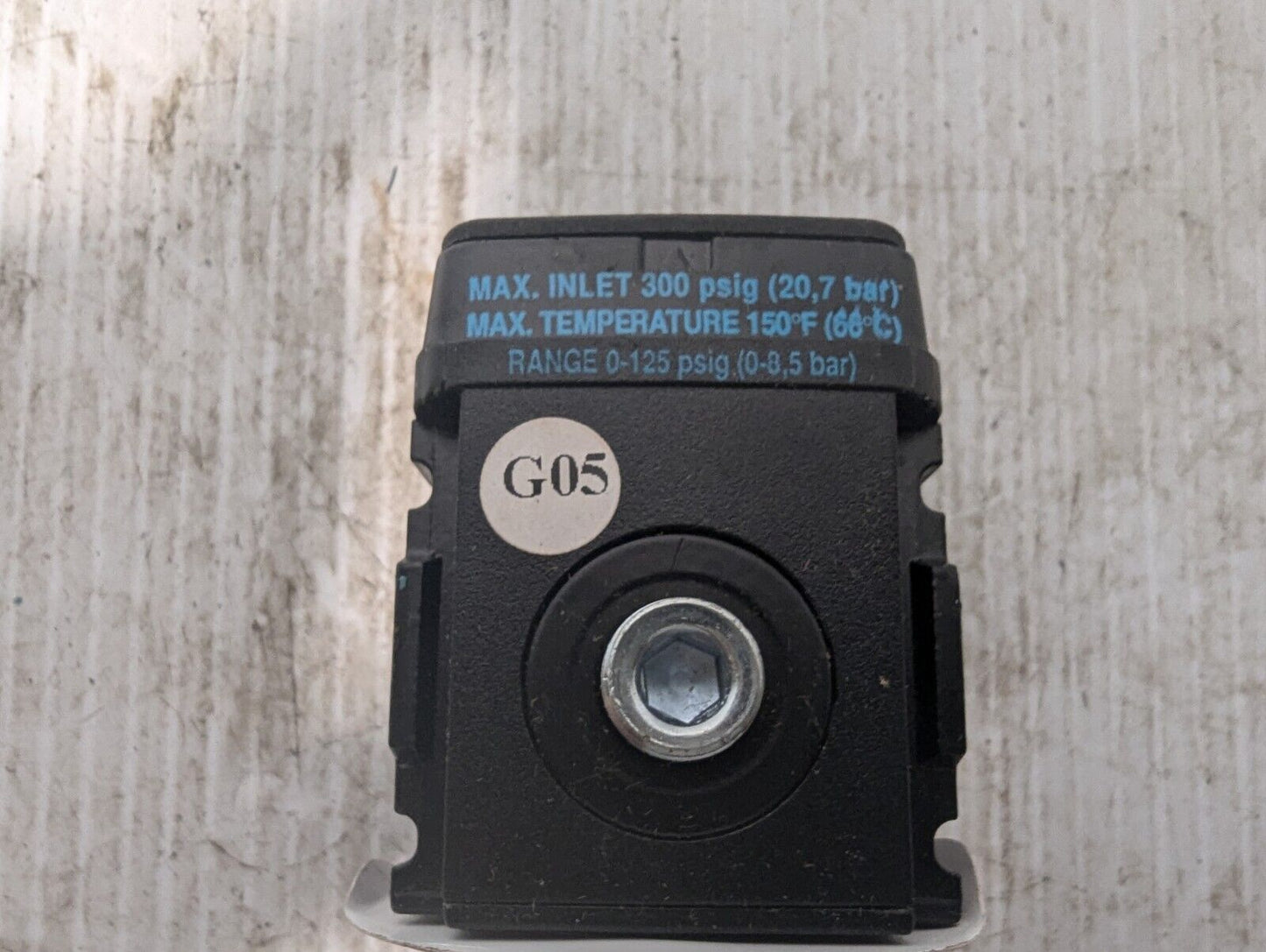 Wilkerson R08-01-f000 Regulator 0-125 PSIG R0801F000 Ro8+Returns